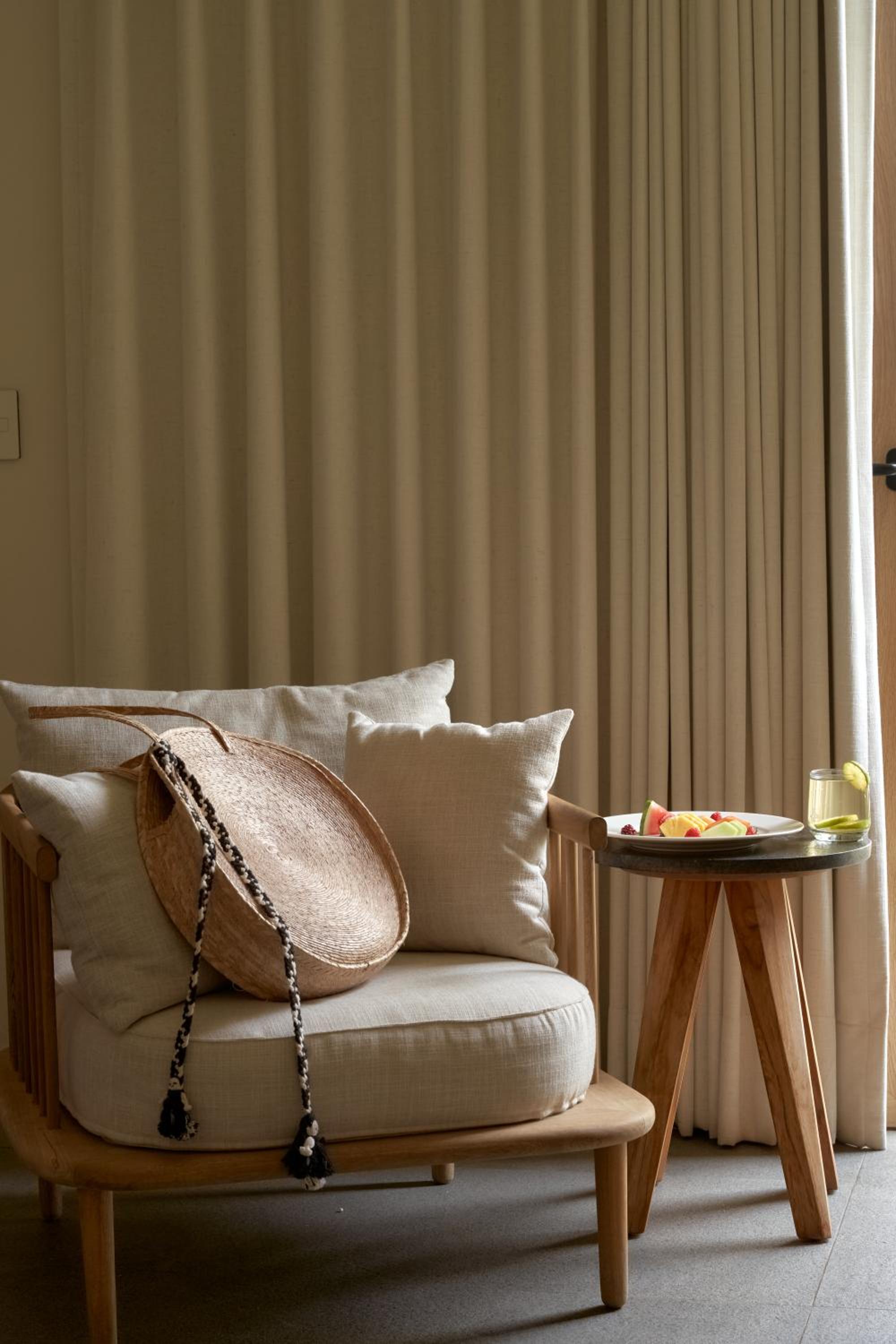 Deluxe Double Room with Side Sea View - Photo 3