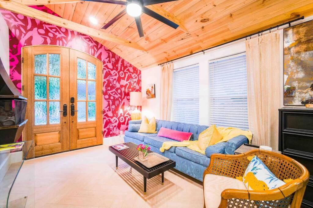 One-Bedroom House photo 1