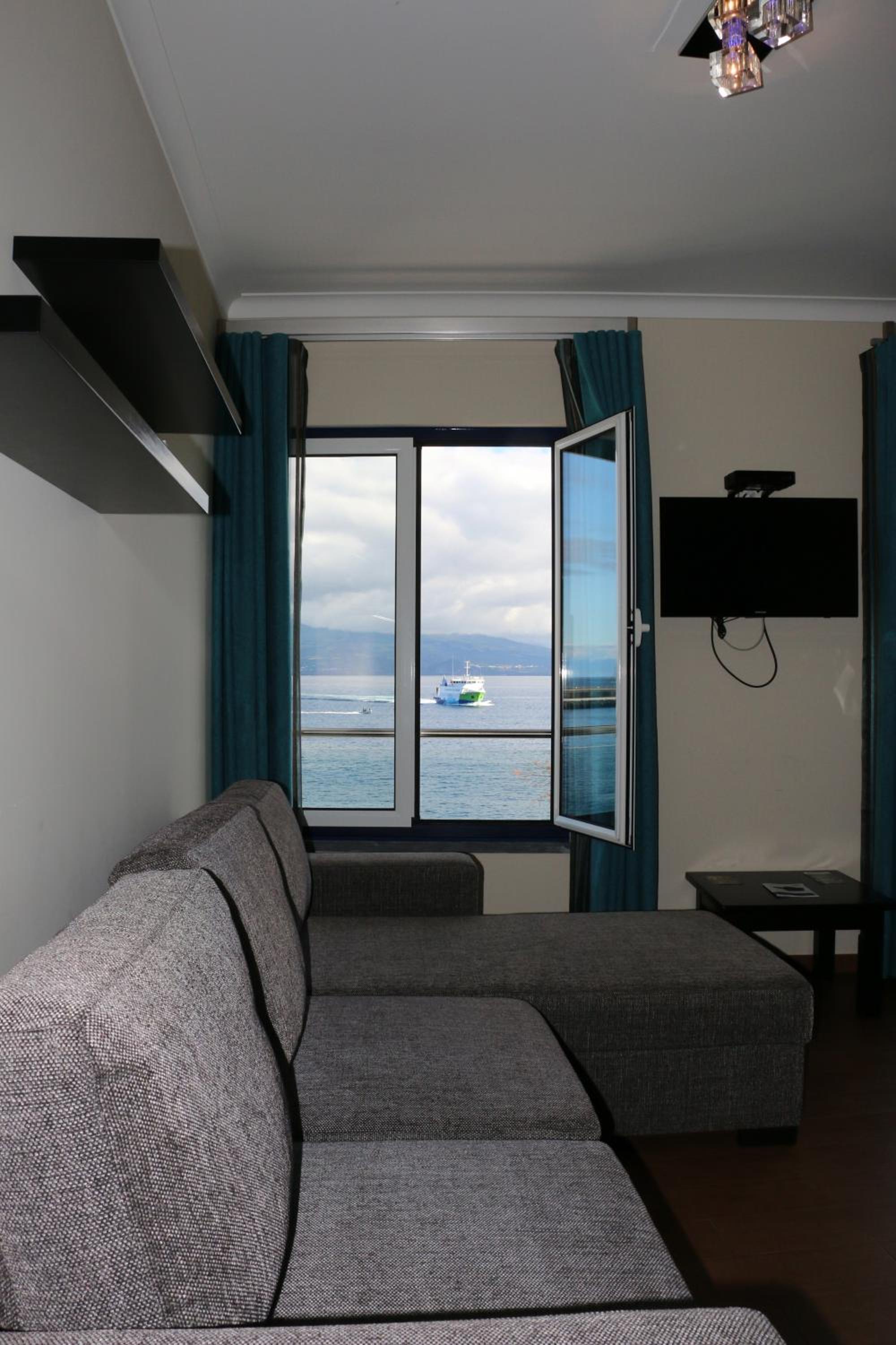Apartment with Sea View - Photo 29