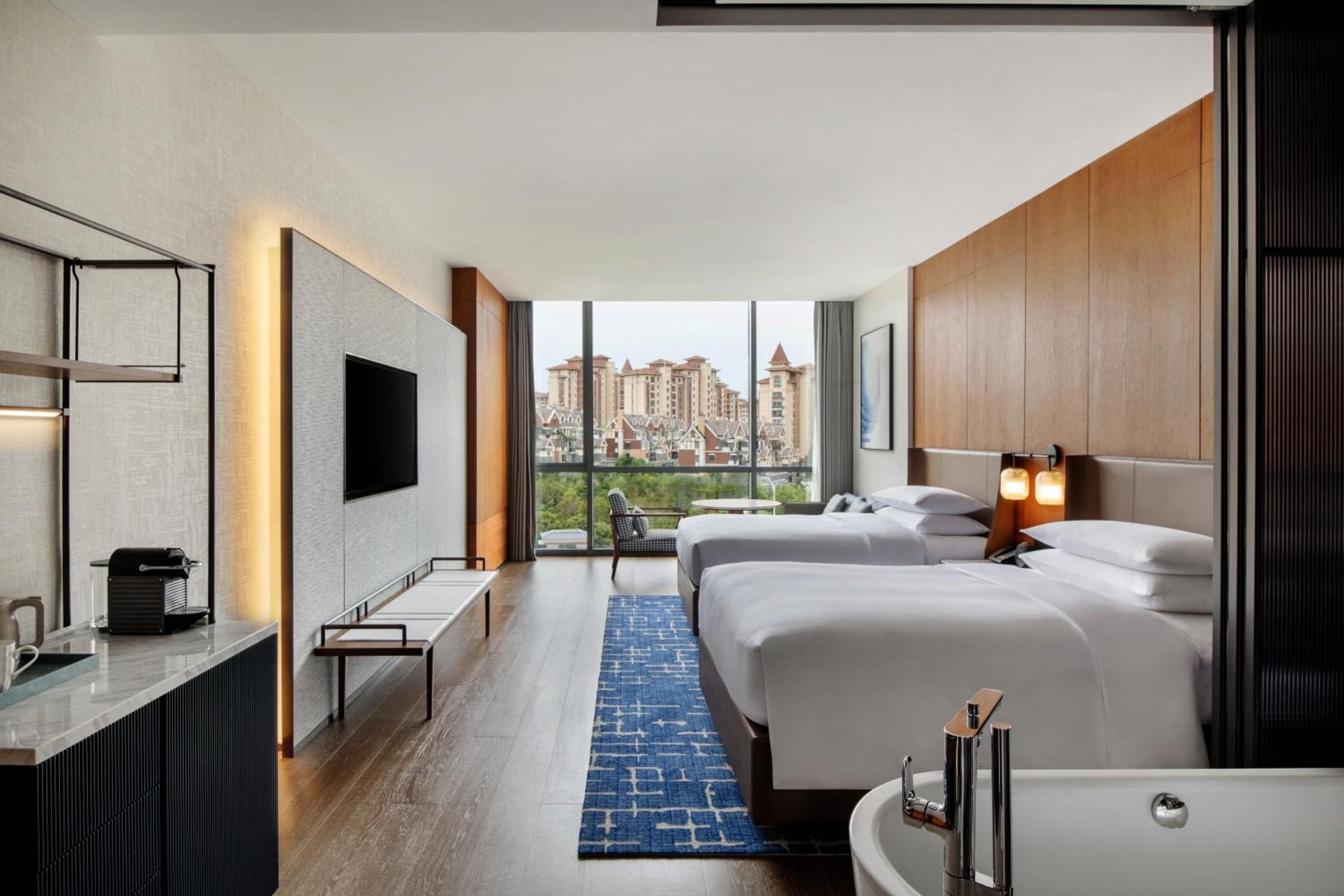 Club Double Room with Two Double Beds and Garden View - Club Lounge Access