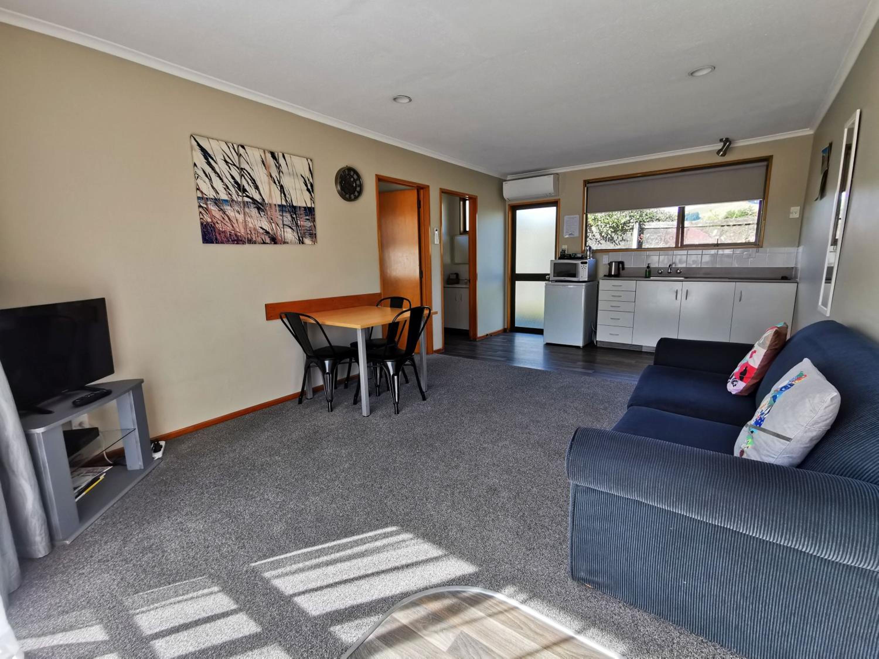 One-Bedroom Apartment - Photo 1