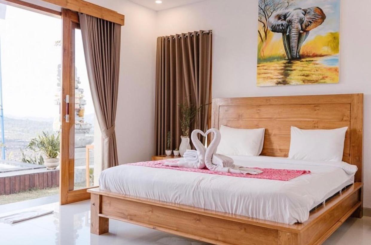 Suite with Mountain View