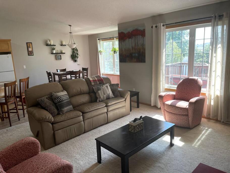 Three-Bedroom Apartment photo 1