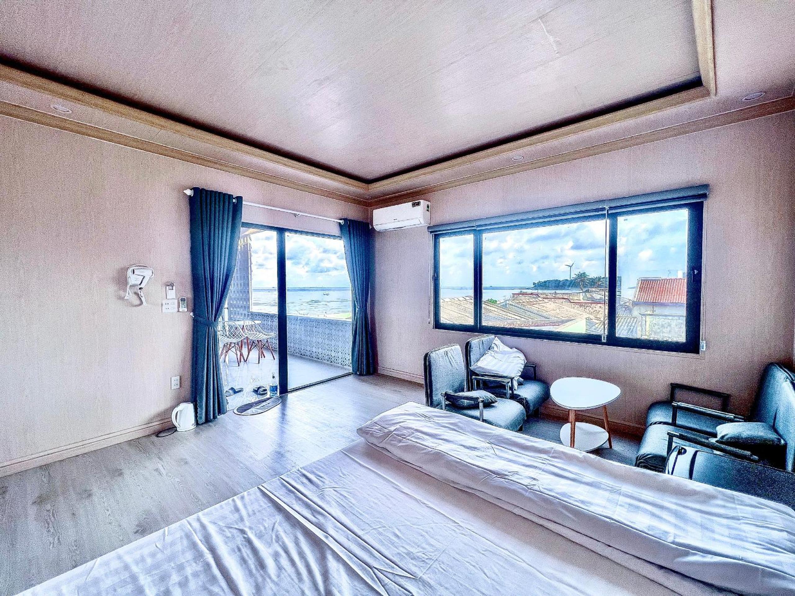 Quadruple Room with Sea View