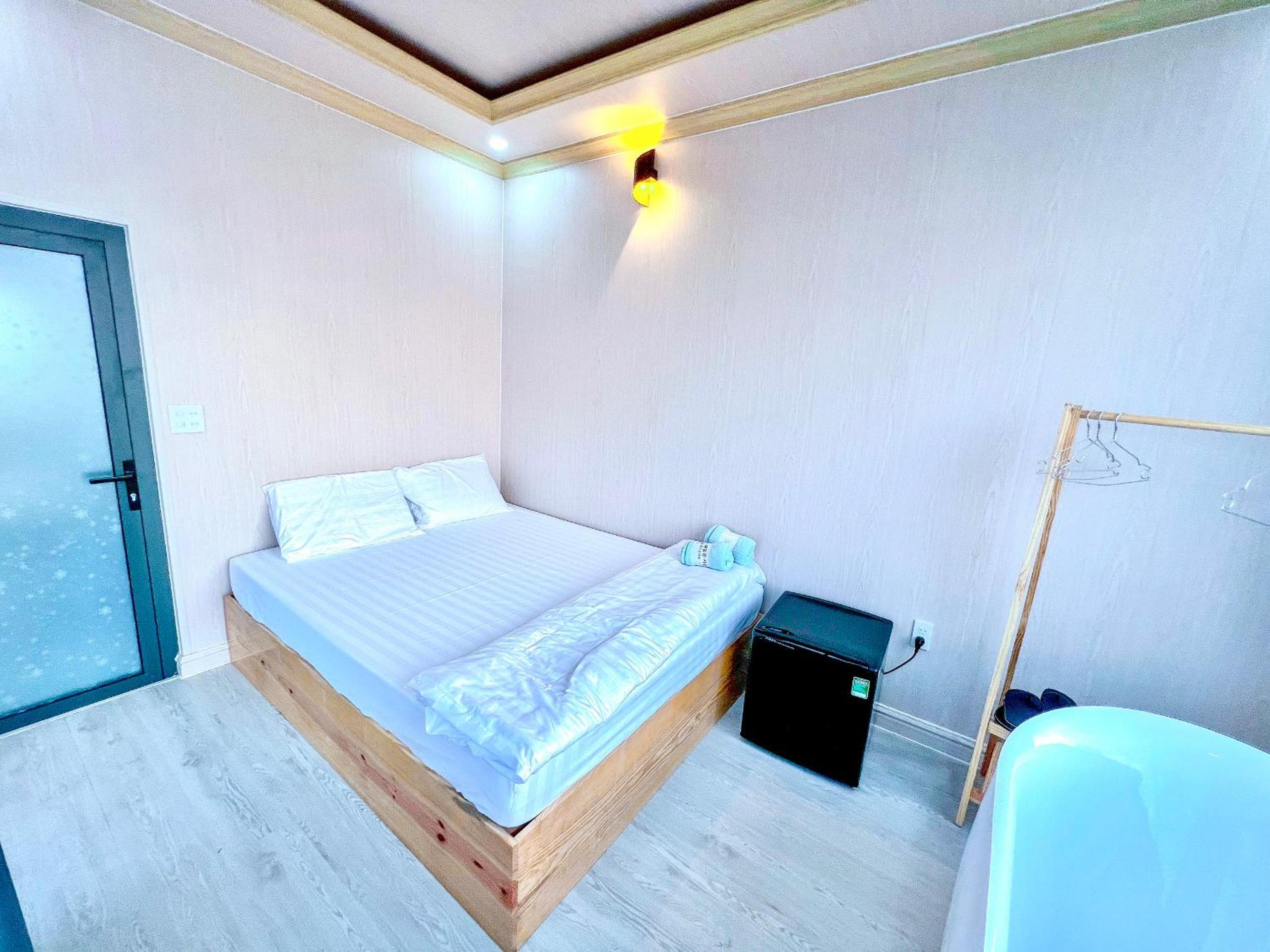 Double Room with Balcony and Sea View
