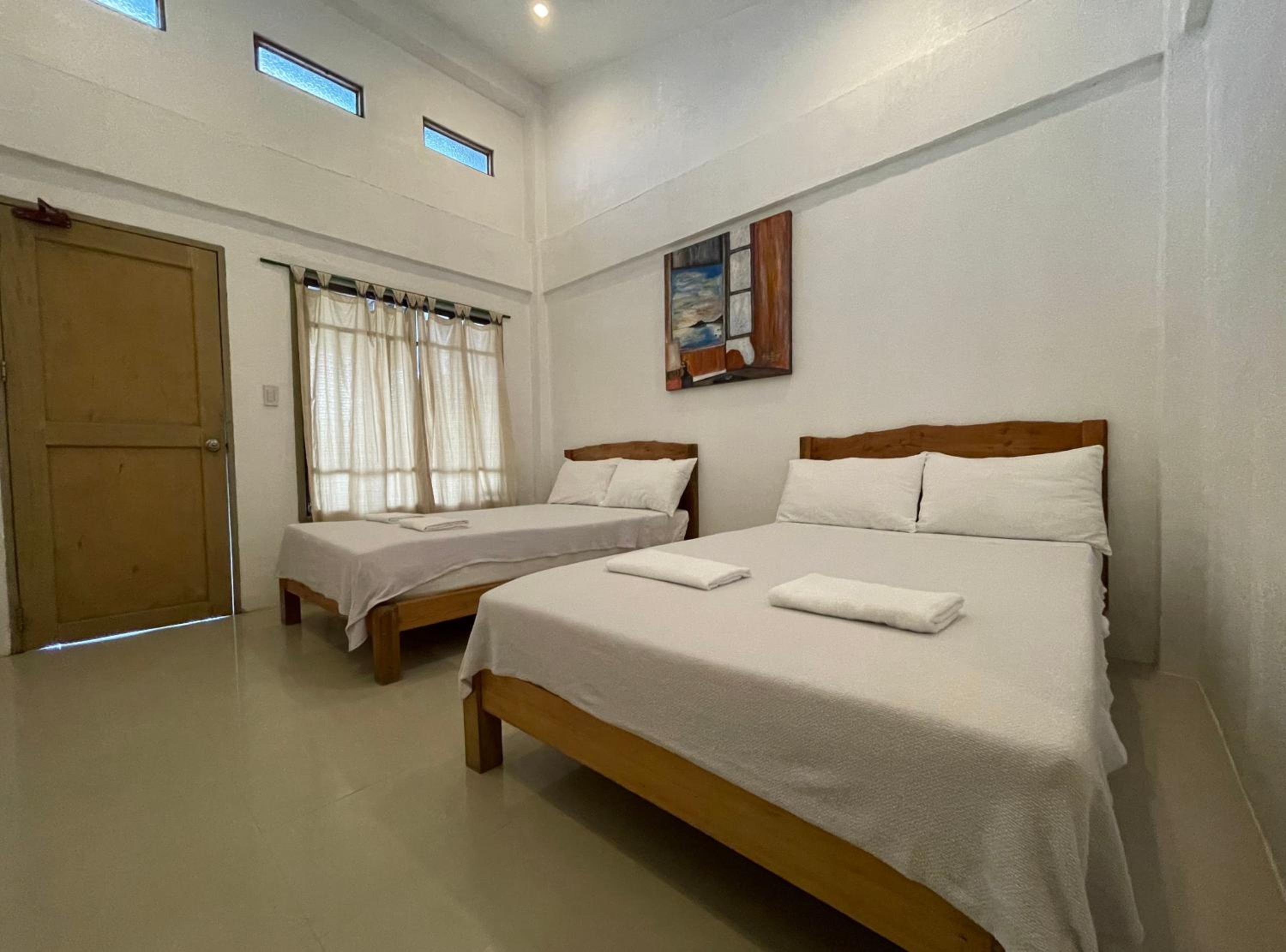 Quadruple Room - Photo 3