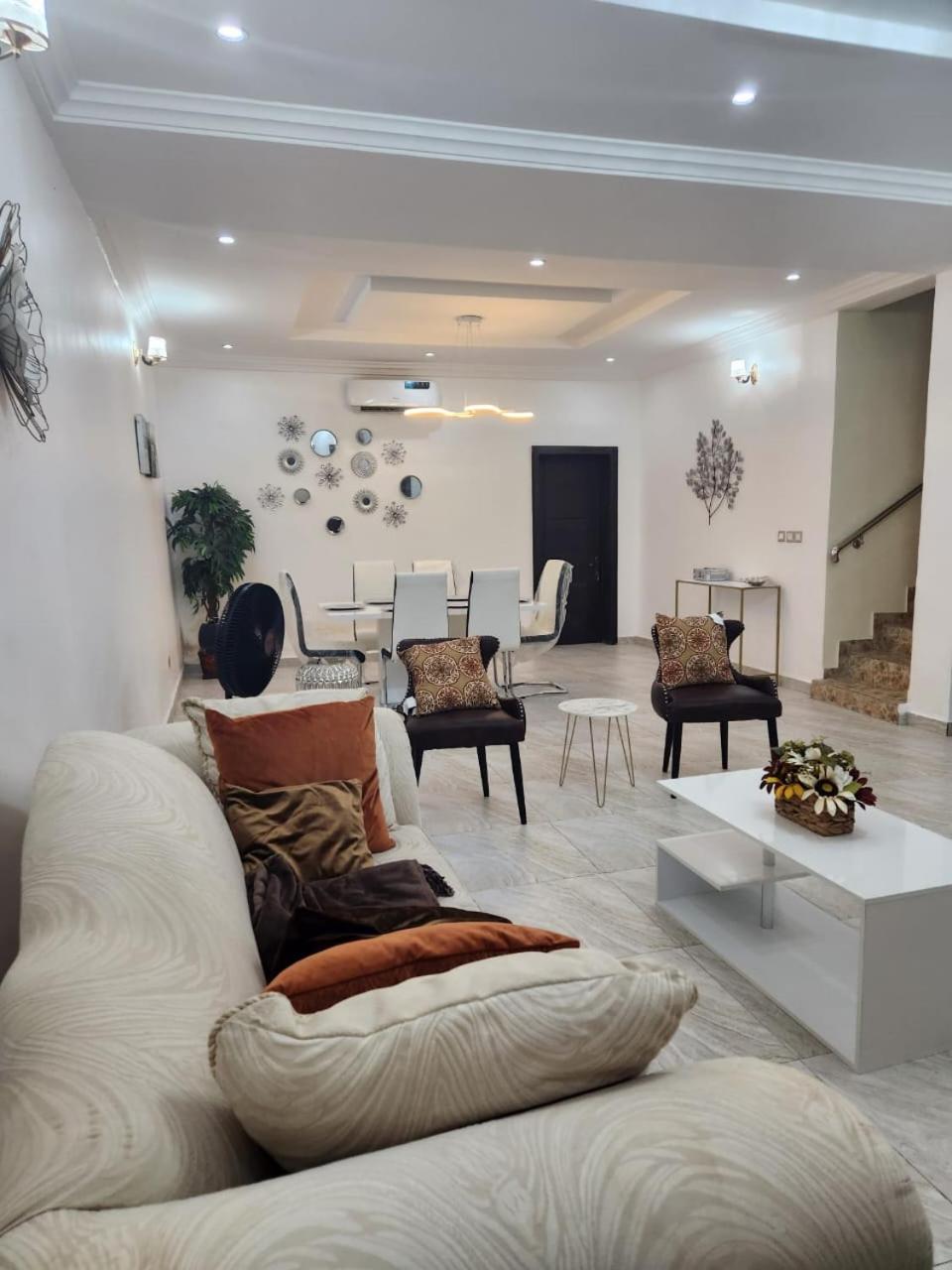 Three-Bedroom House photo 1