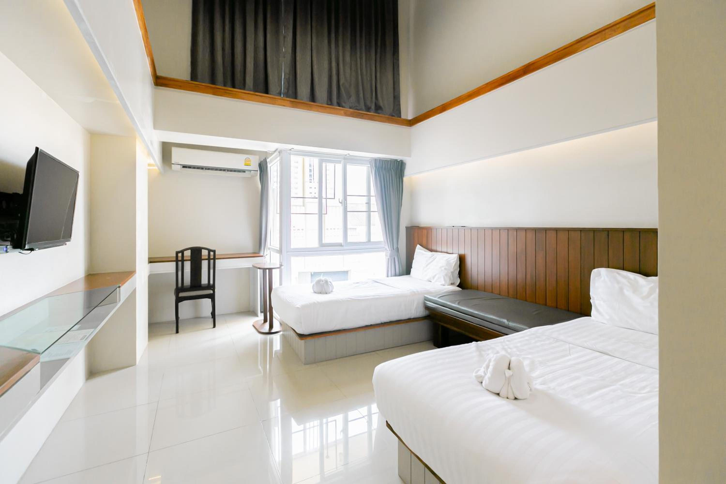 Deluxe Twin Room photo 1