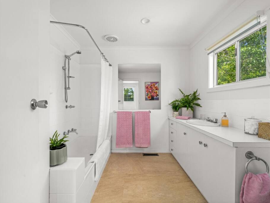 Three-Bedroom House photo 2