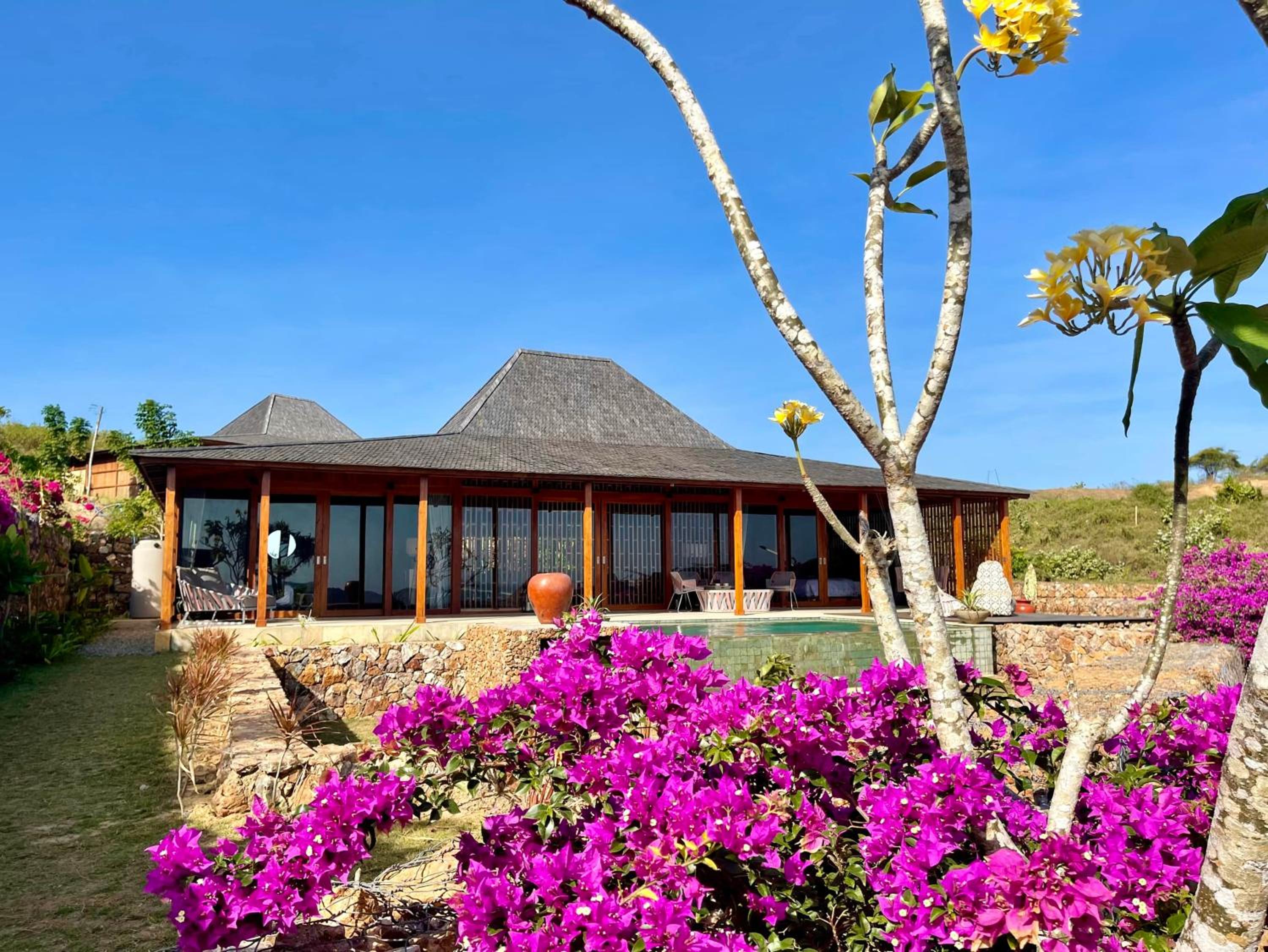 Villa with Private Pool - Photo 15