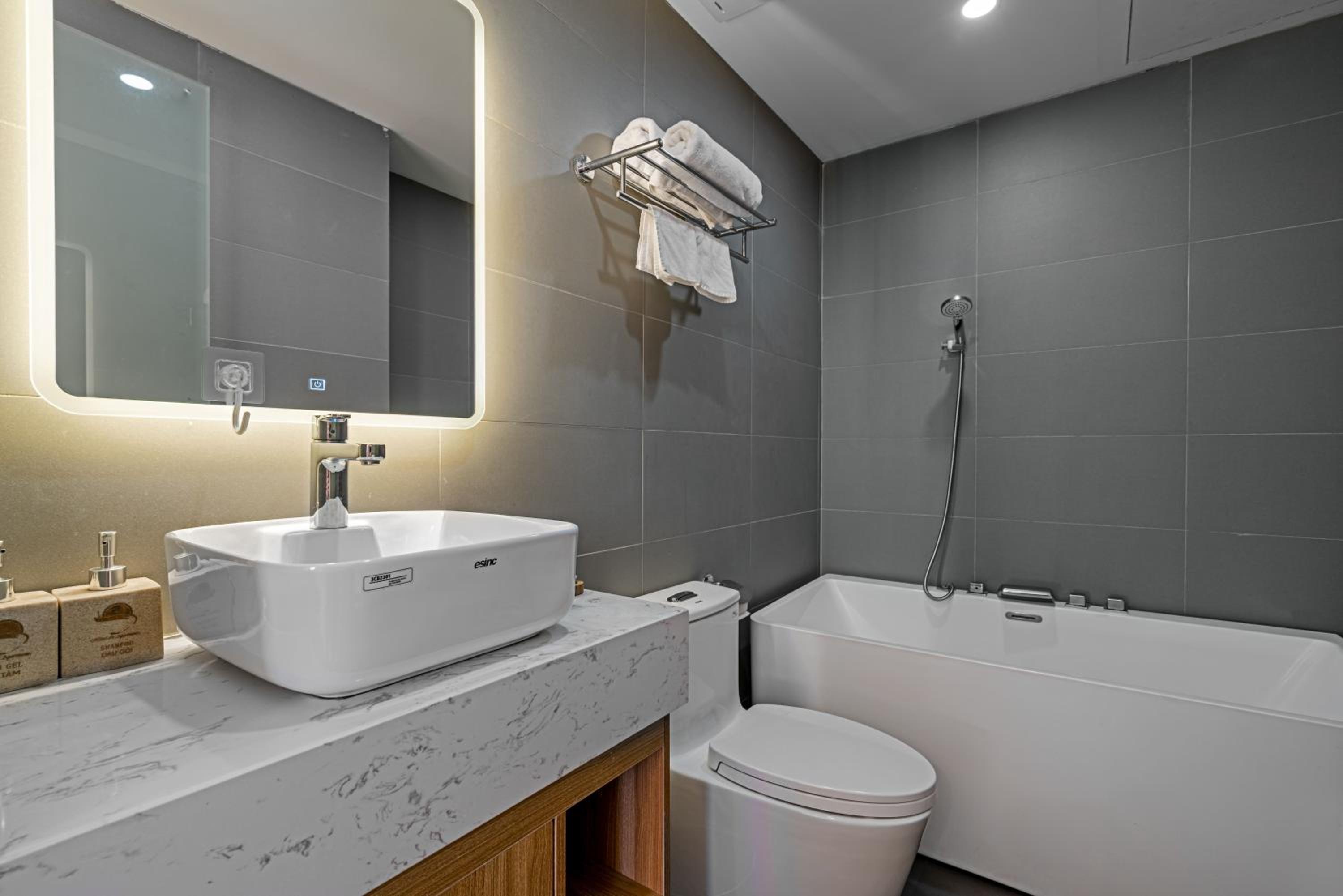 Two-Bedroom Apartment - Photo 17