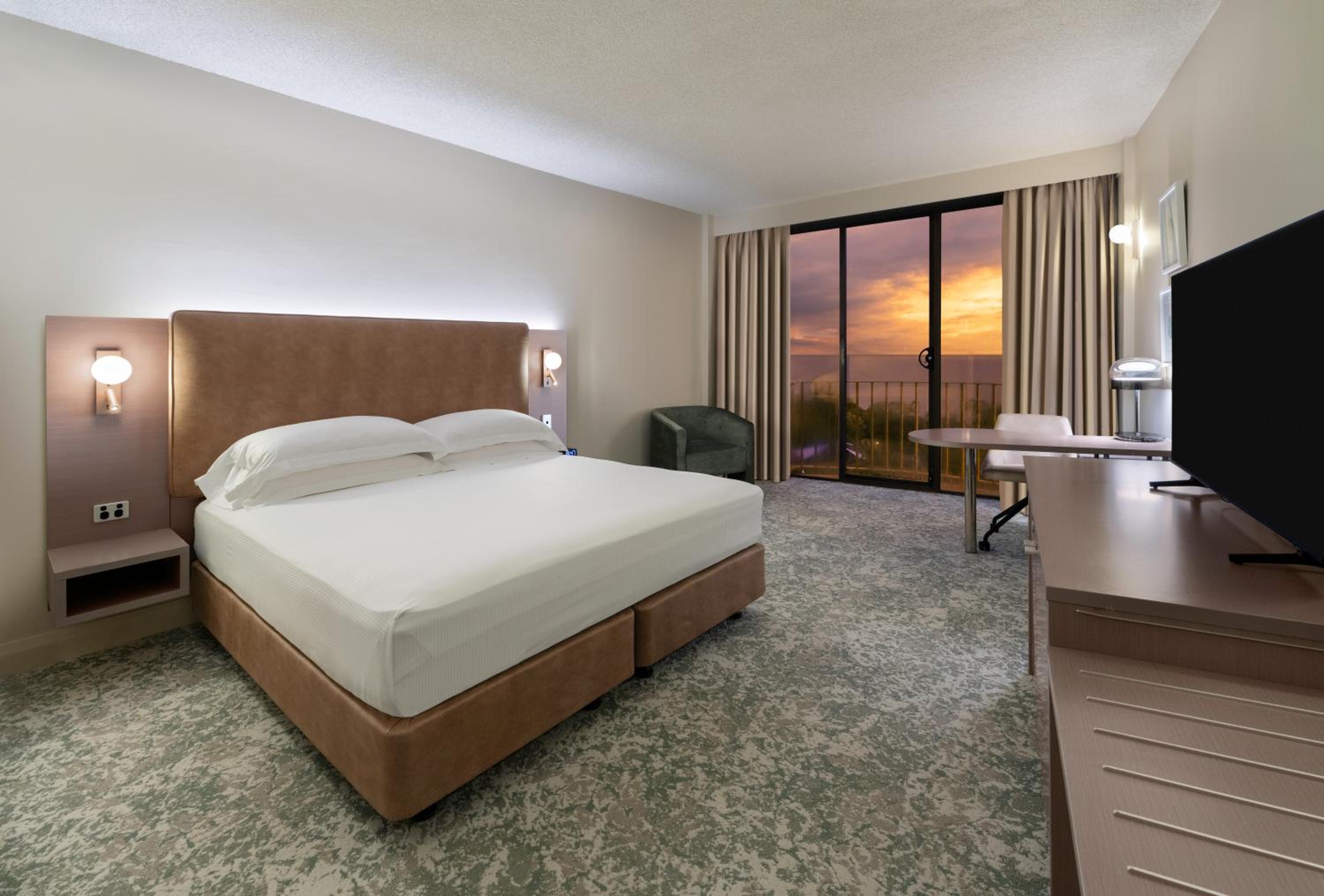 King Deluxe Room with Harbor View