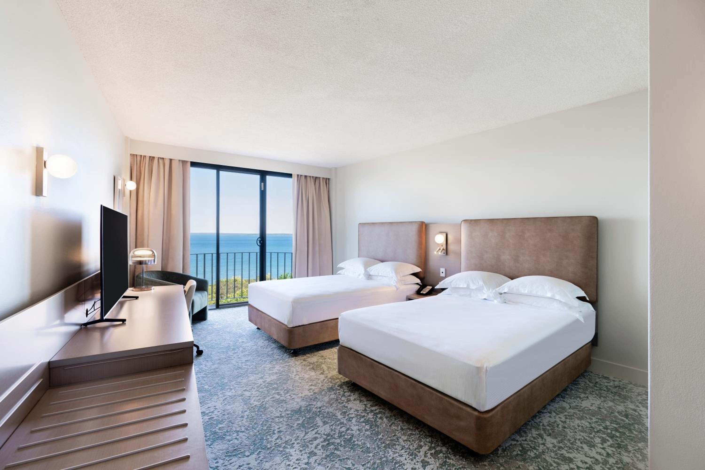 Deluxe Twin Room with Harbor View