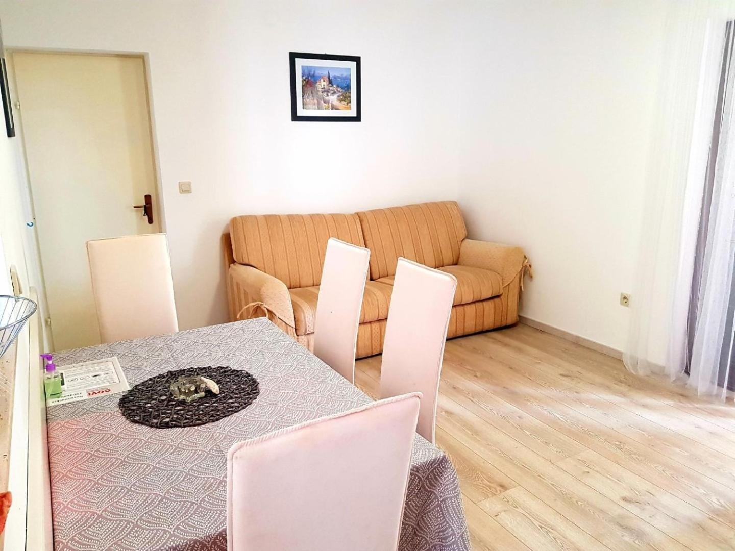 Three-Bedroom Apartment photo 2