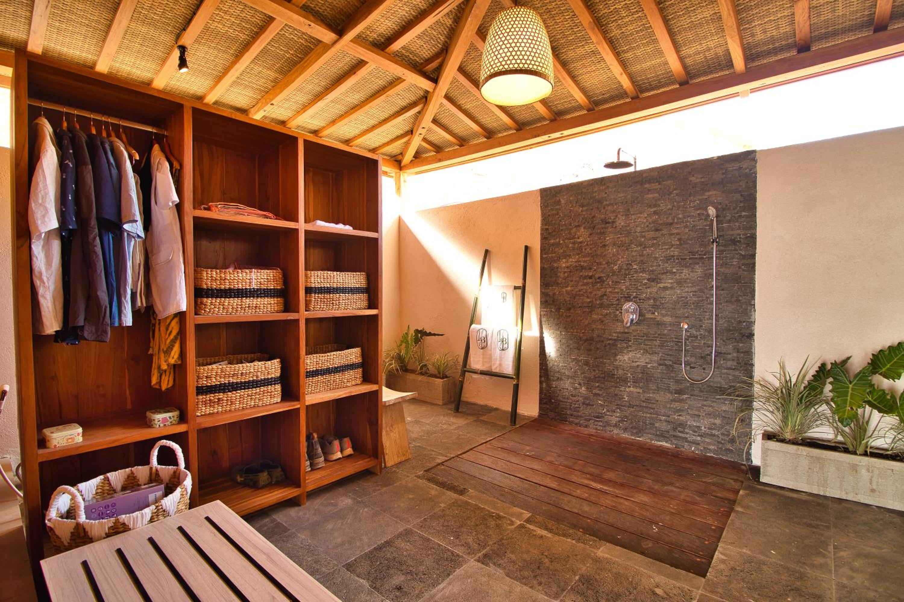 Villa with Private Pool - Photo 30