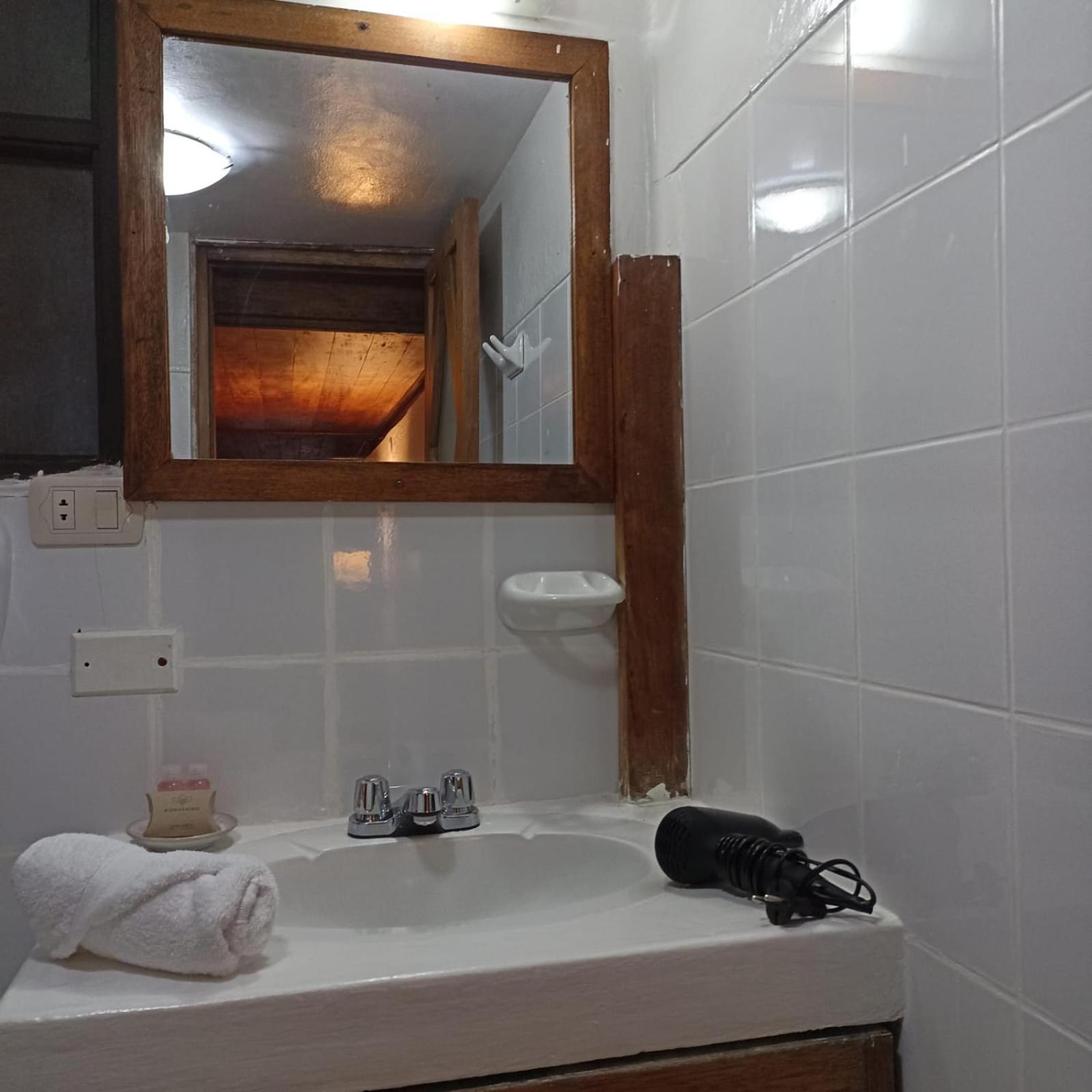 First Floor Room photo 3