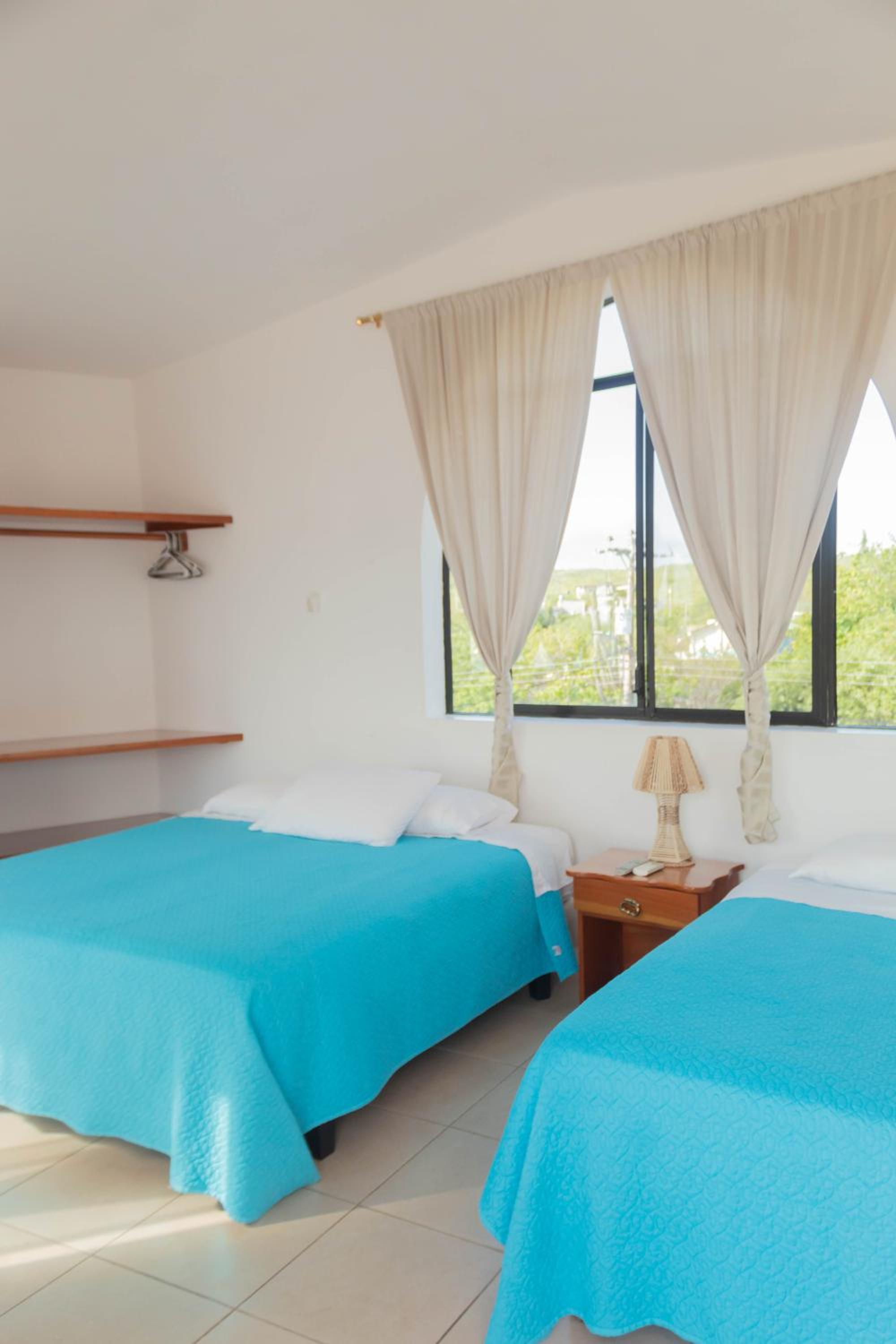 Deluxe Triple Room with Sea View photo 3