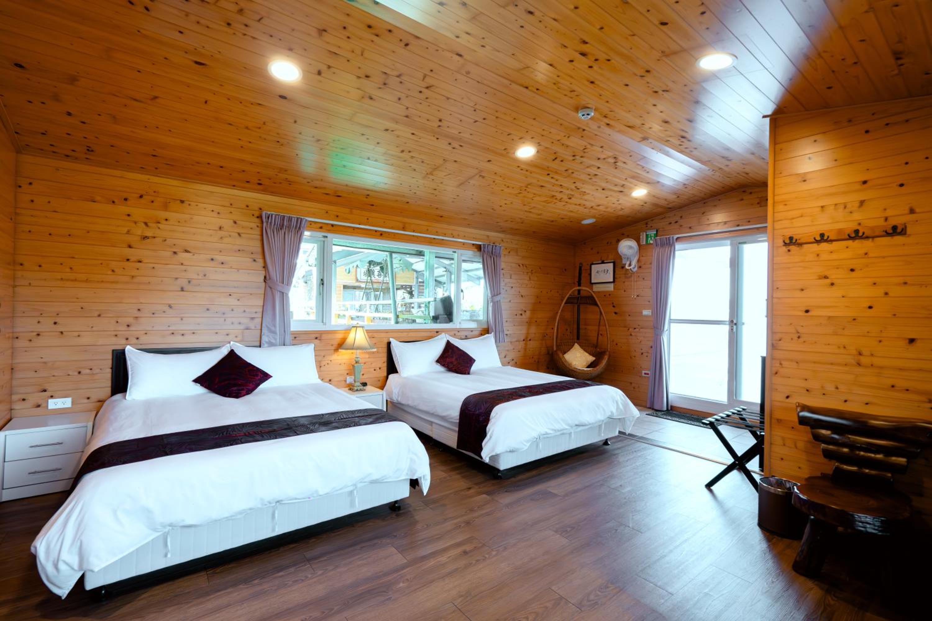 Quadruple Room with Mountain View photo 3