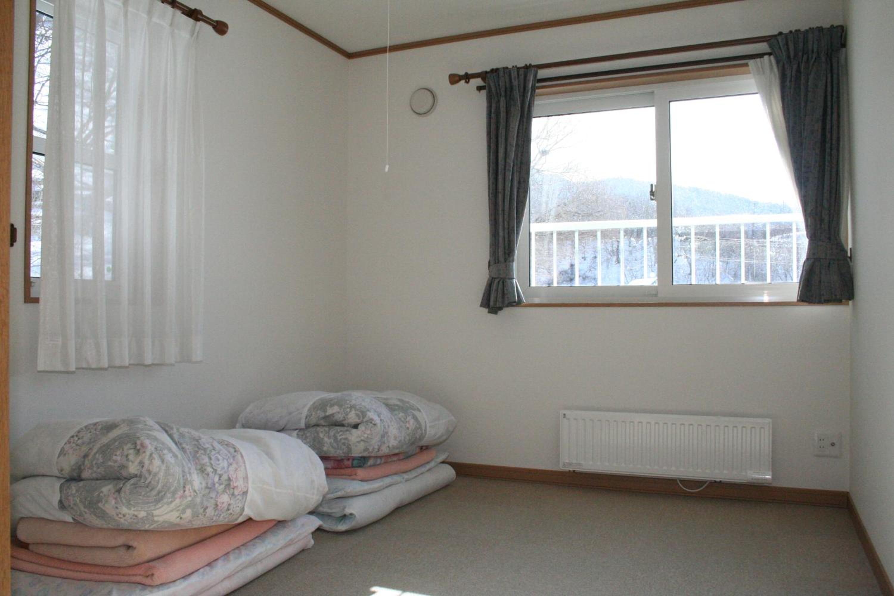 Single Futon in Female Dormitory Room