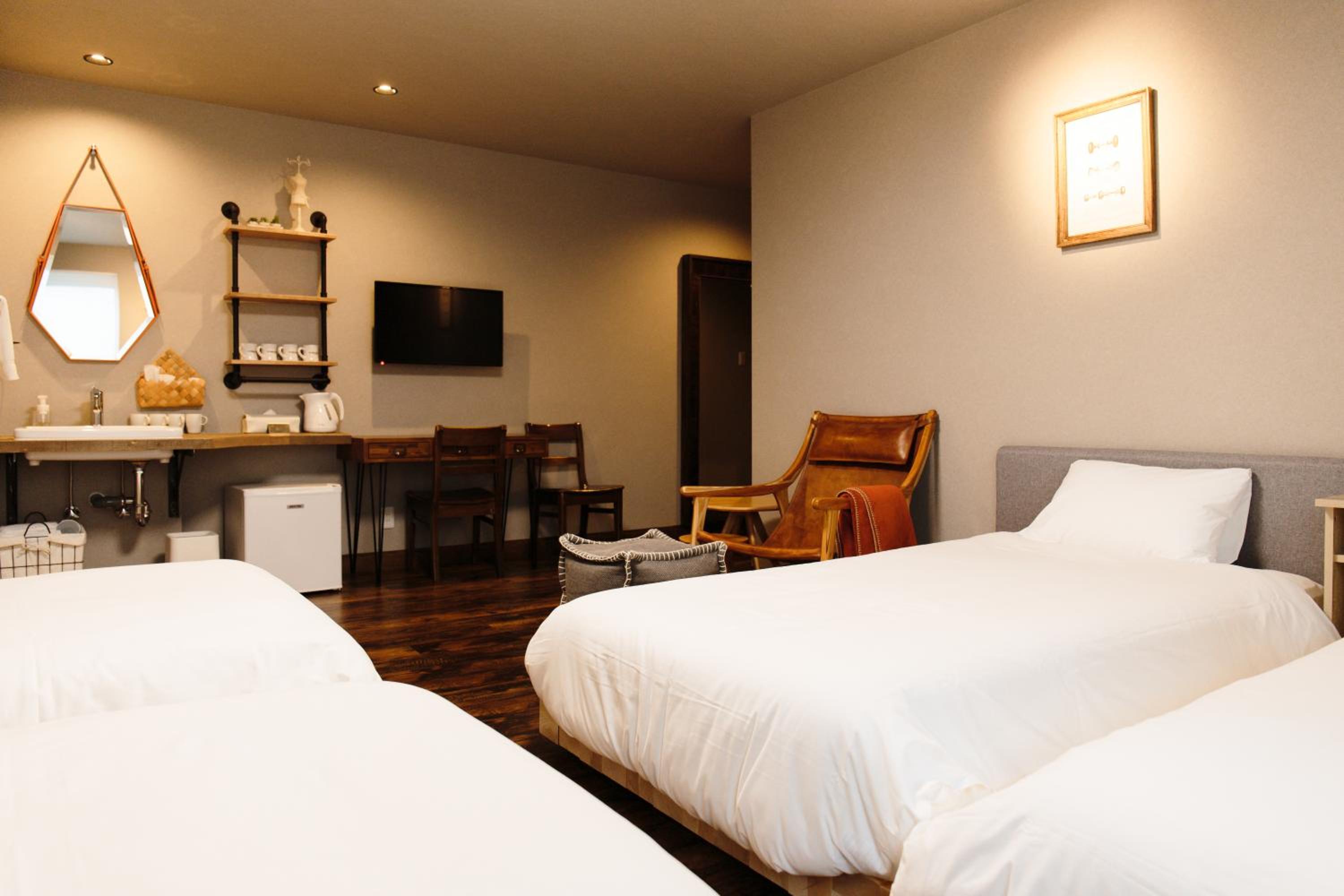Quadruple Room - Photo 5