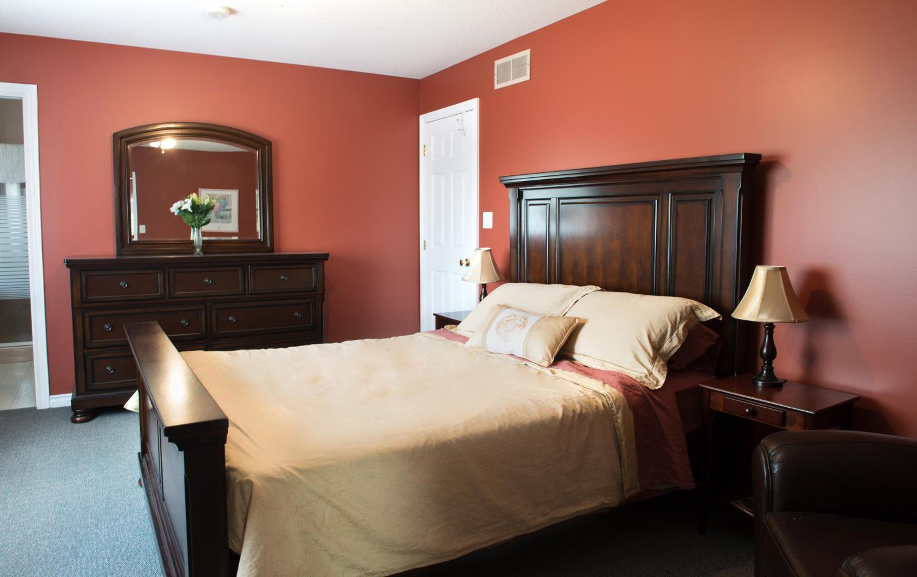 Queen Room with Garden View