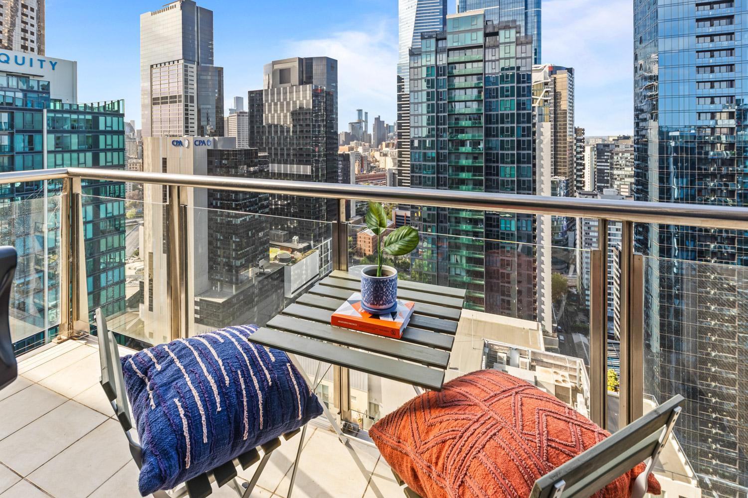 Ayla - 2 Bed - 2 Bath Apartment with 3 Queen Beds
