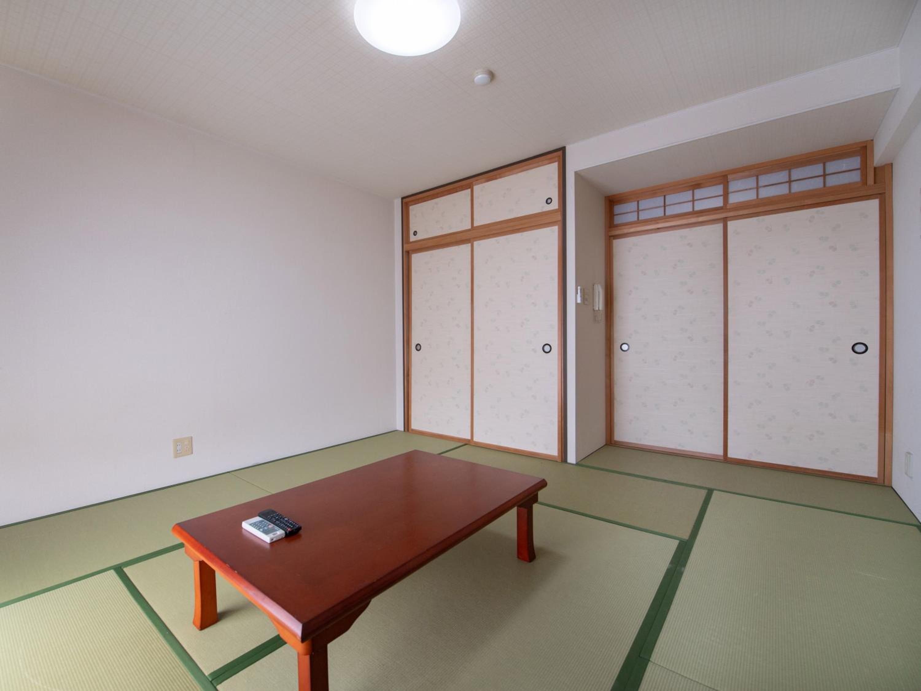 Japanese-Style Room (4 Adults) - Non-Smoking	 - Photo 4