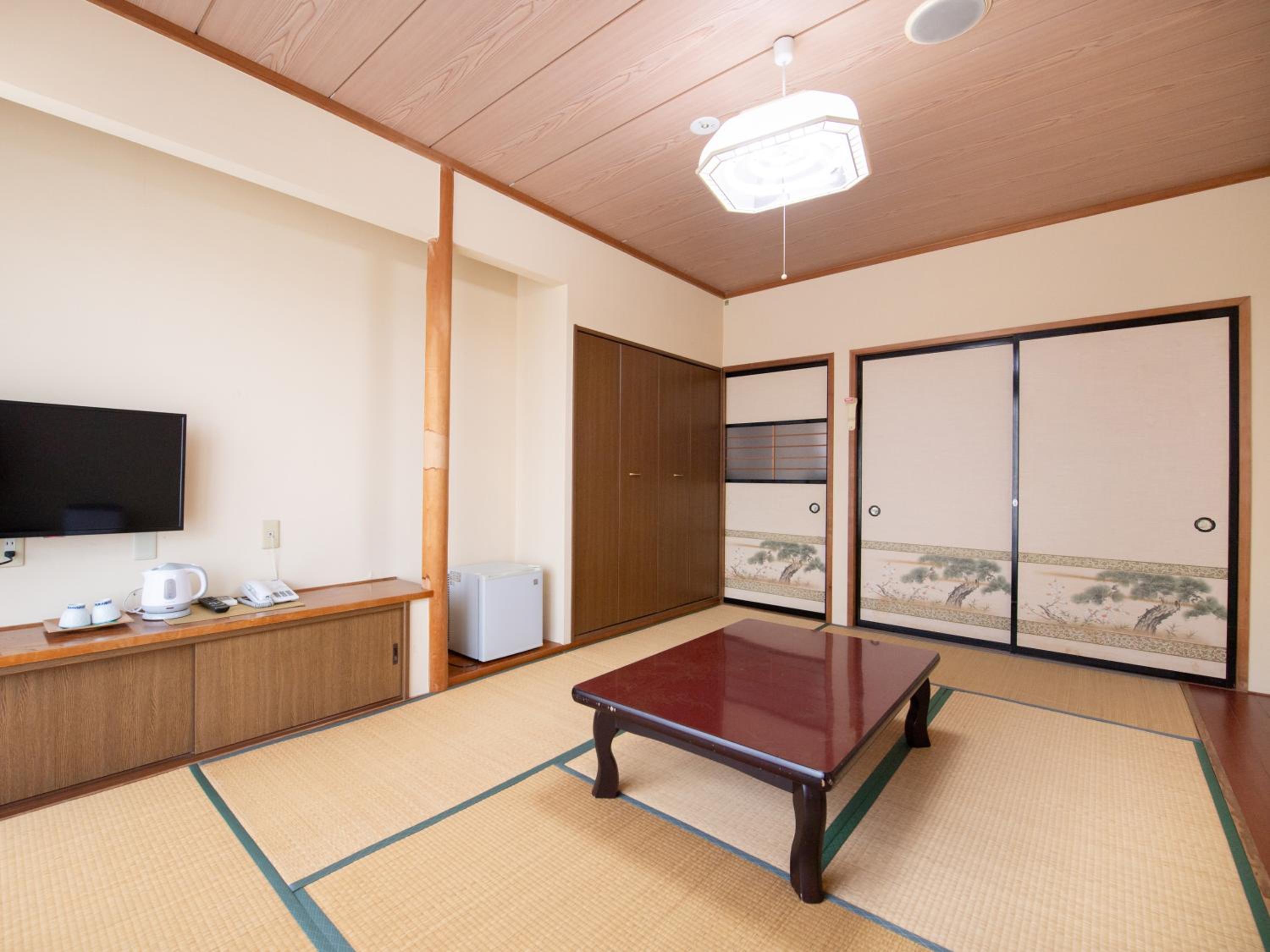 Japanese-Style Room (4 Adults) - Annex - Non-Smoking	 - Photo 8