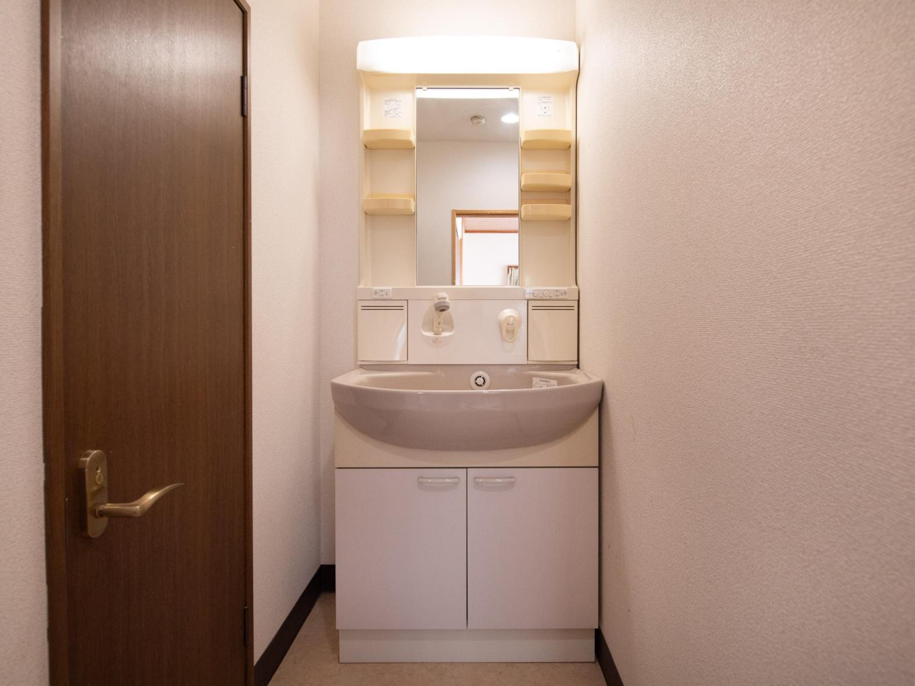 Japanese-Style Room (5 Adults) - Annex - Non-Smoking - Photo 4