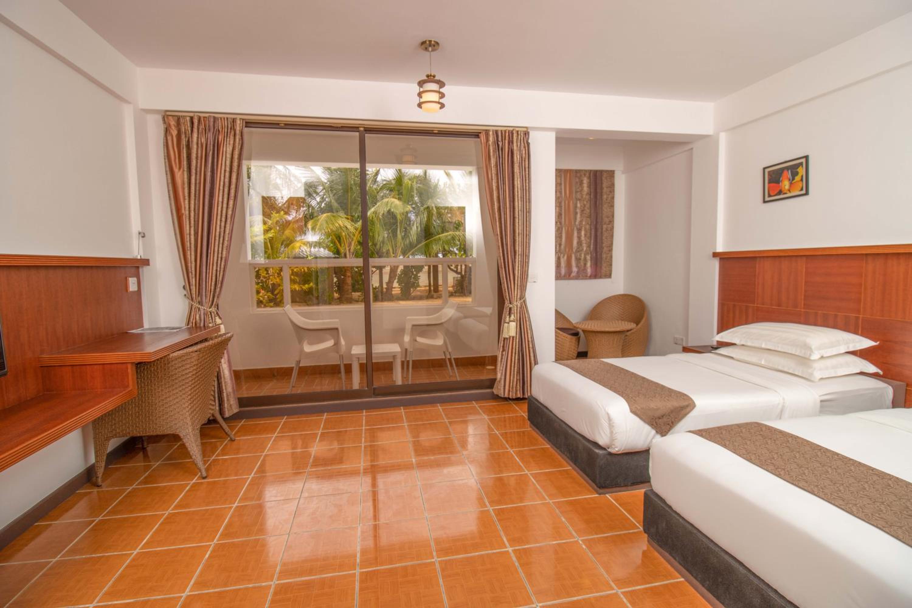 Deluxe Twin Room with Beach View