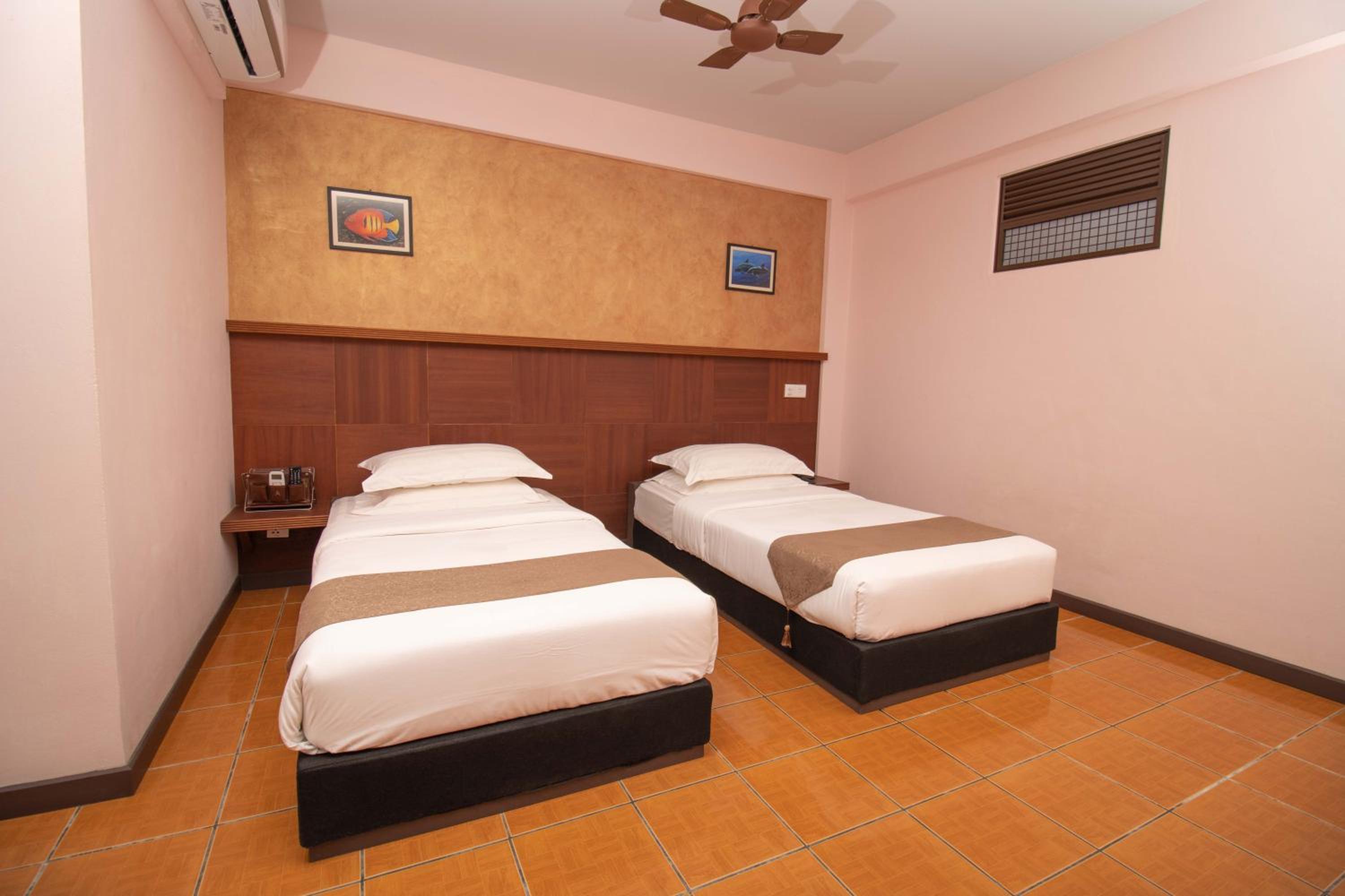Deluxe Twin Room with Balcony