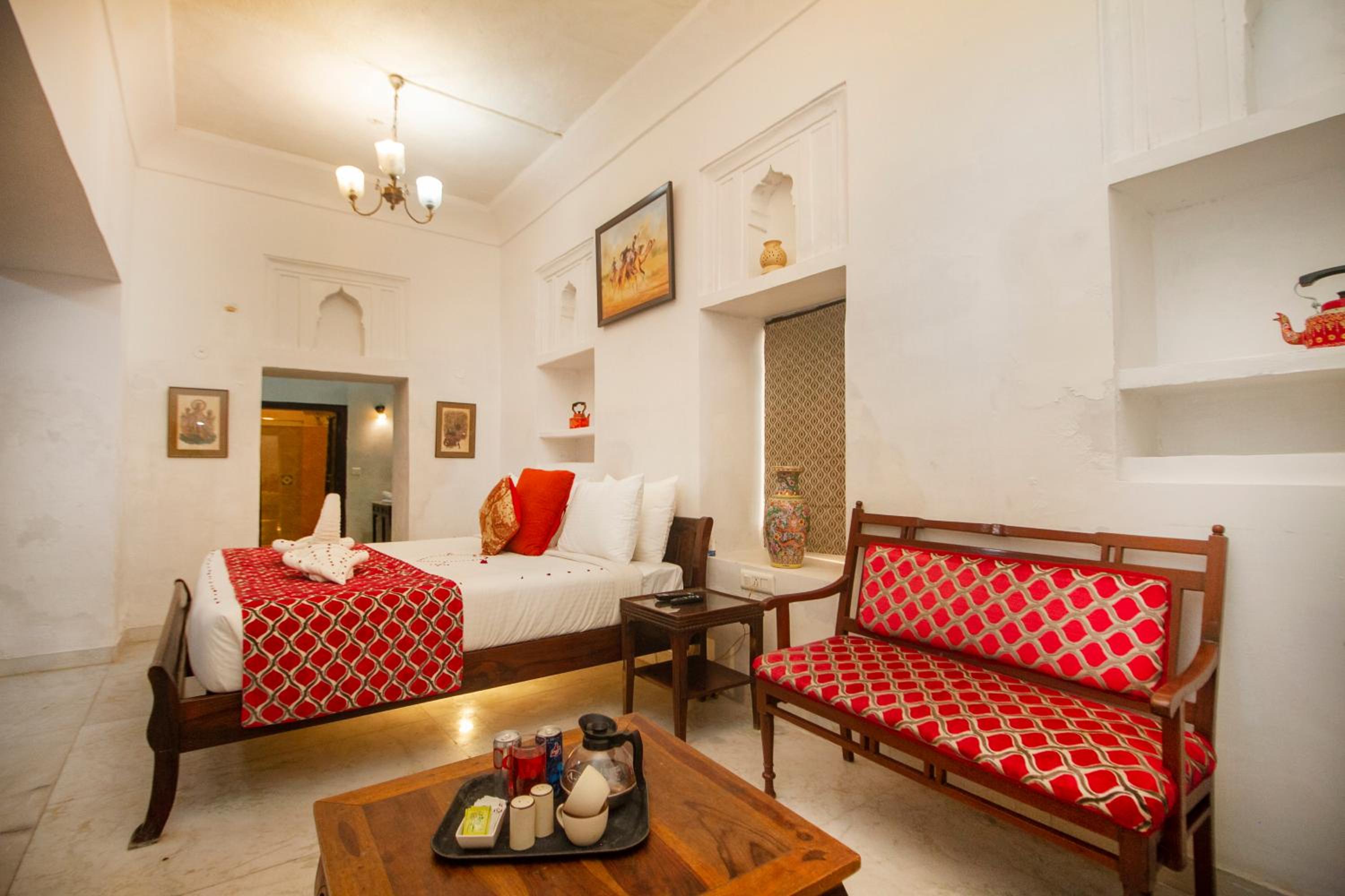 Heritage Room - Free Village Walk with Bicycles and Evening Tea-Coffee with Cookies