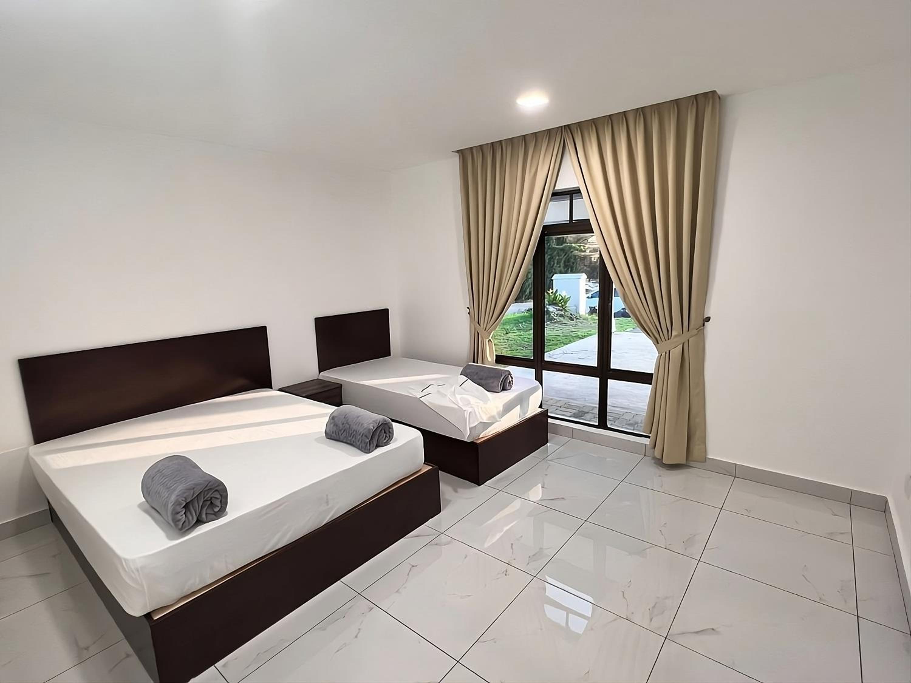 Villa photo 3