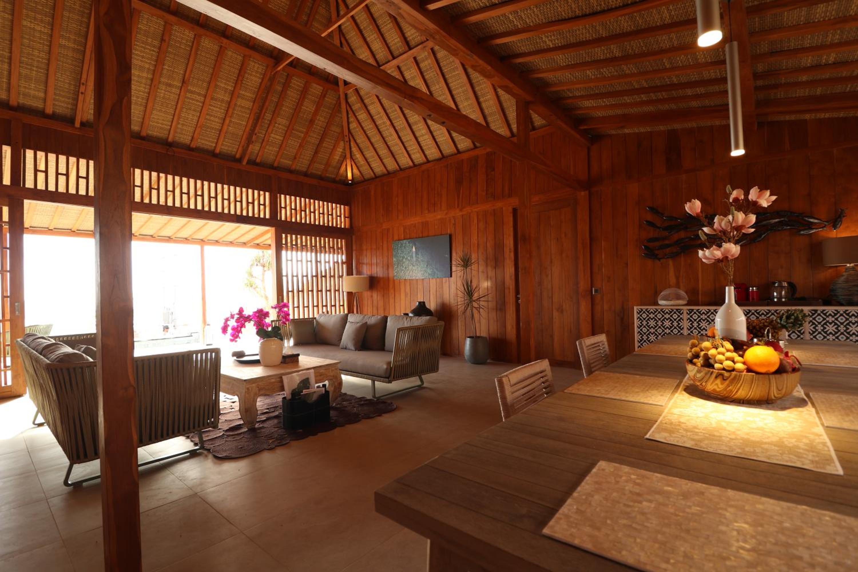 Villa with Private Pool - Photo 28