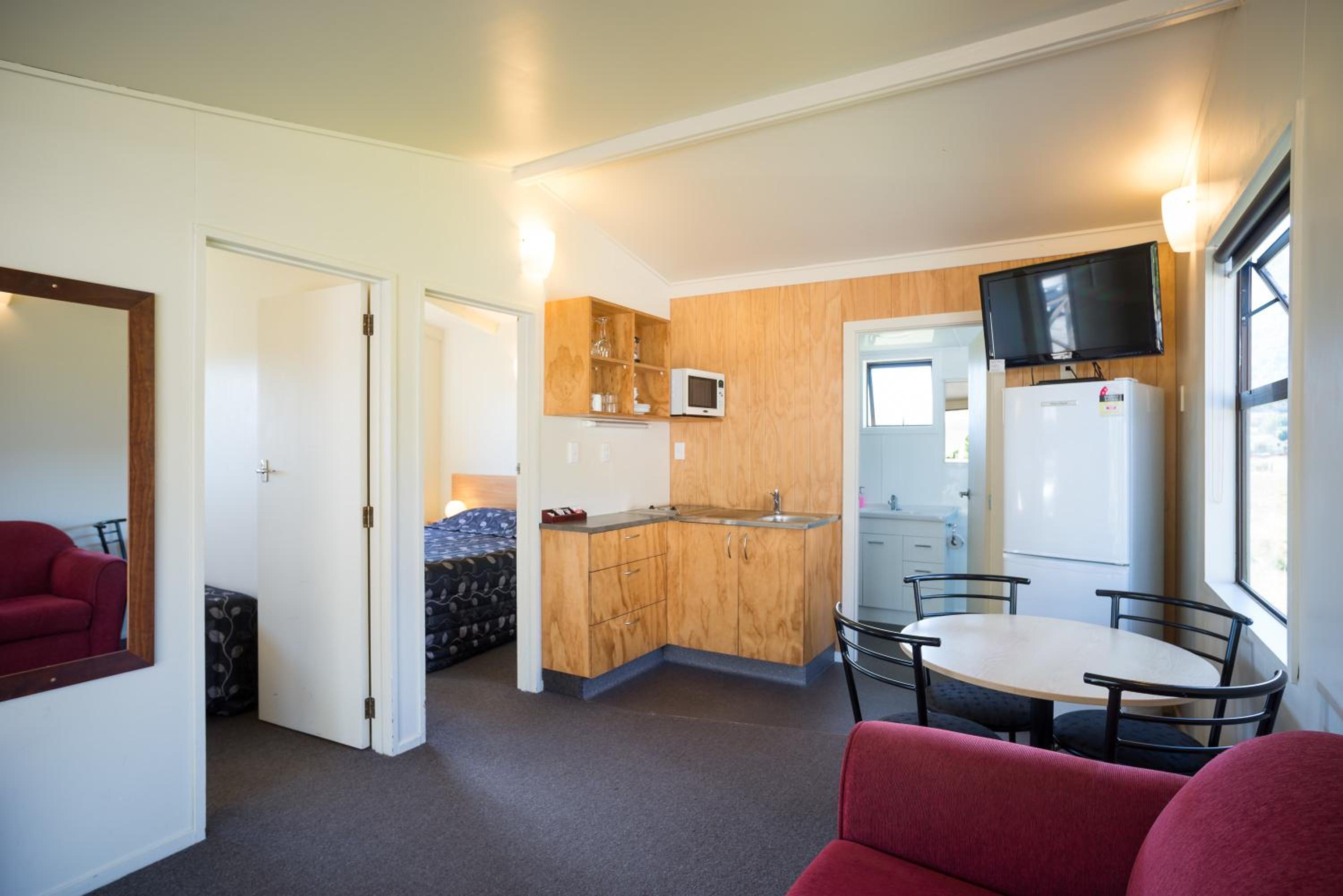 Two-Bedroom Self Contained photo 1
