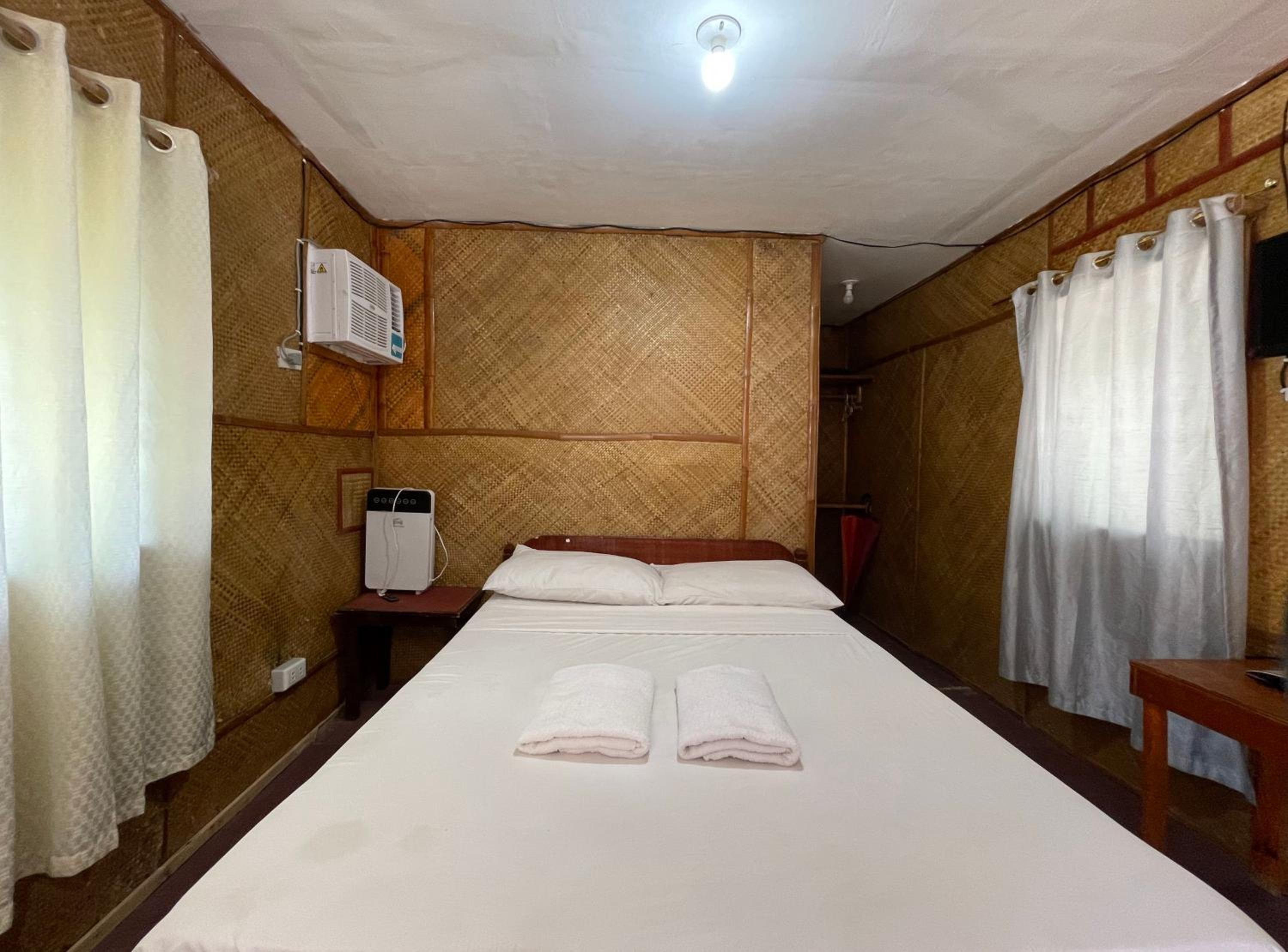 Deluxe Room - Photo 1