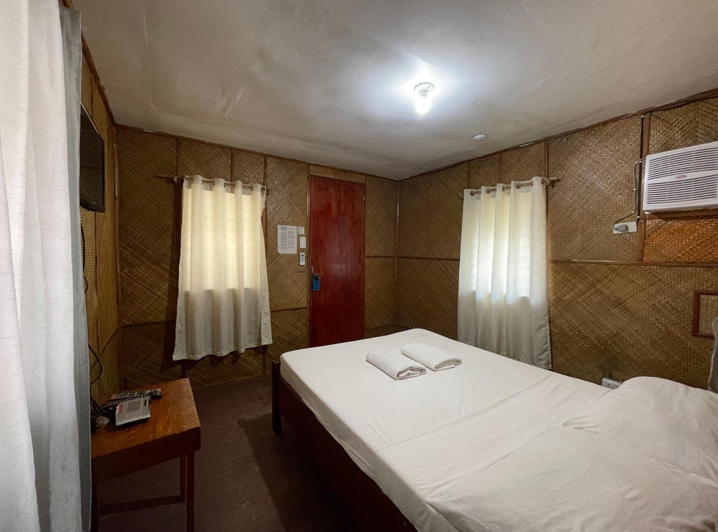 Deluxe Room - Photo 3