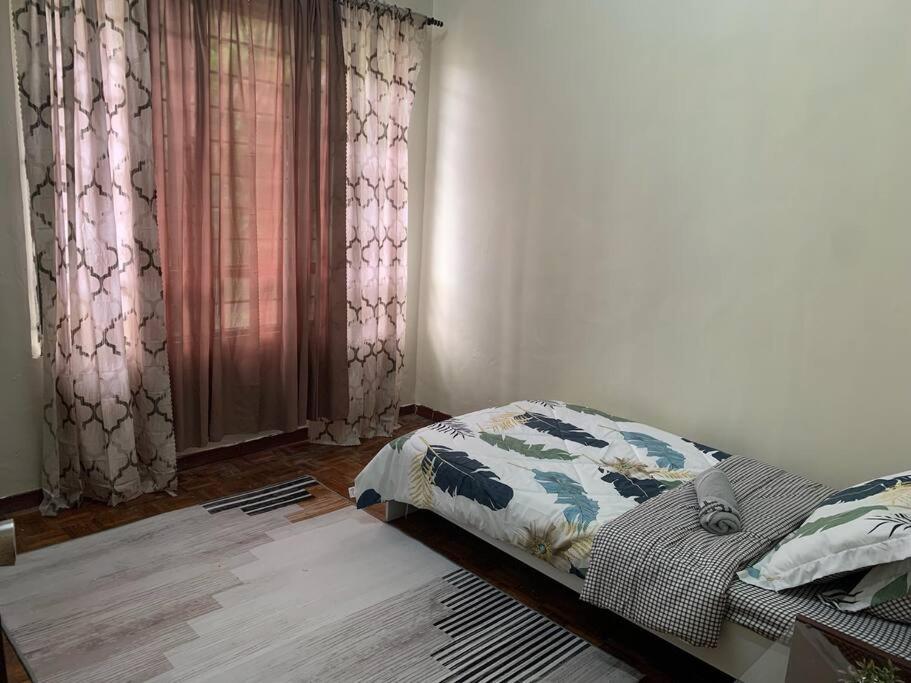 Four-Bedroom House photo 2