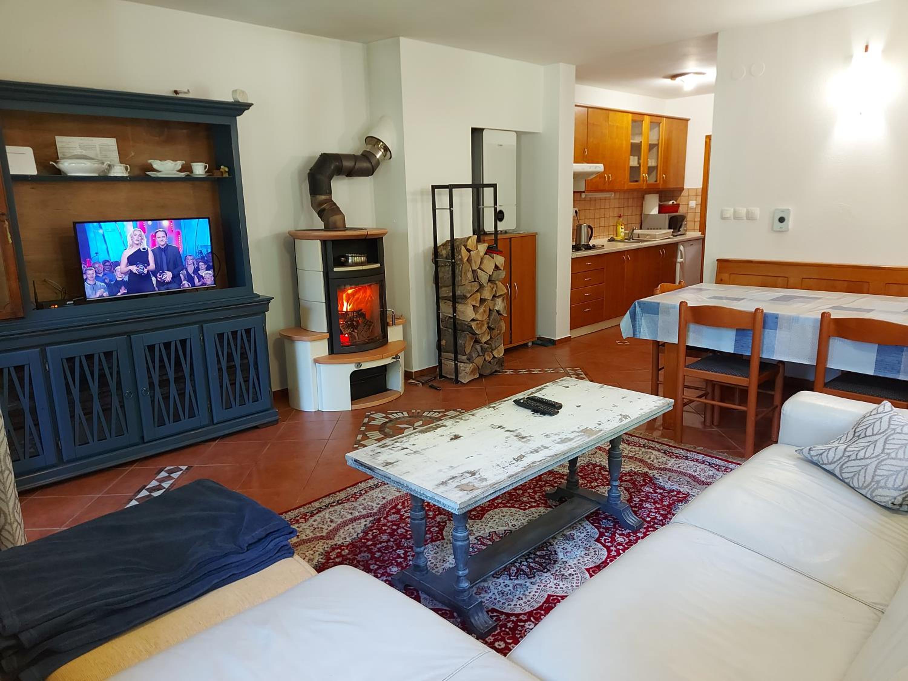 Apartment photo 1