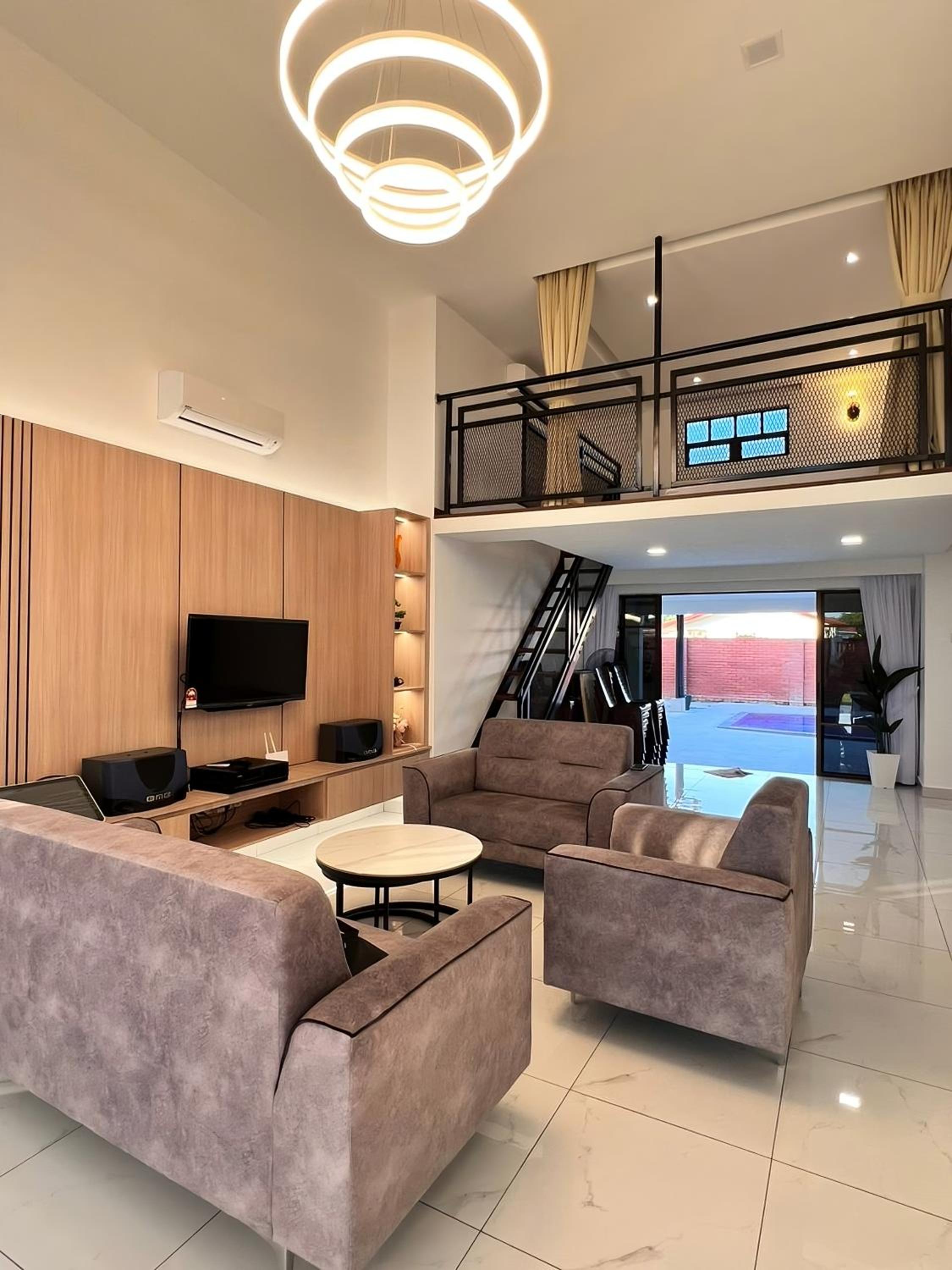 Villa photo 1
