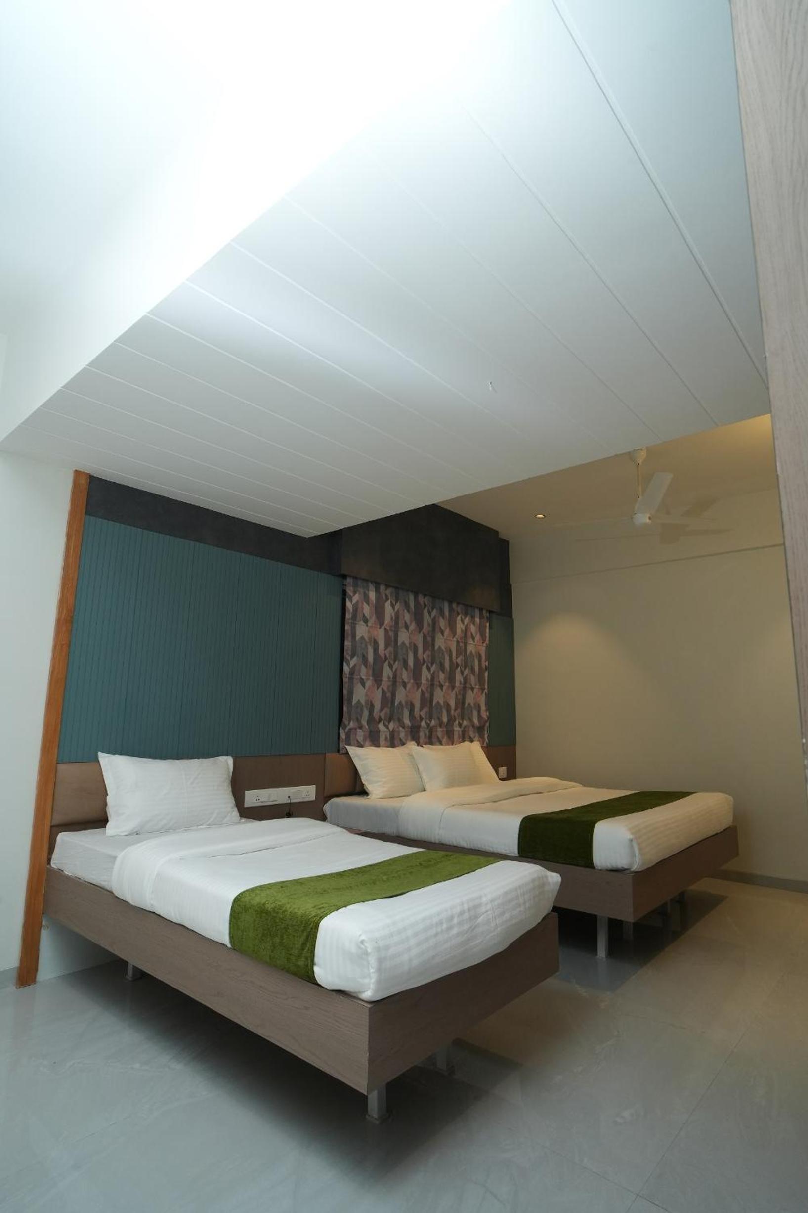 Family Room - Photo 15