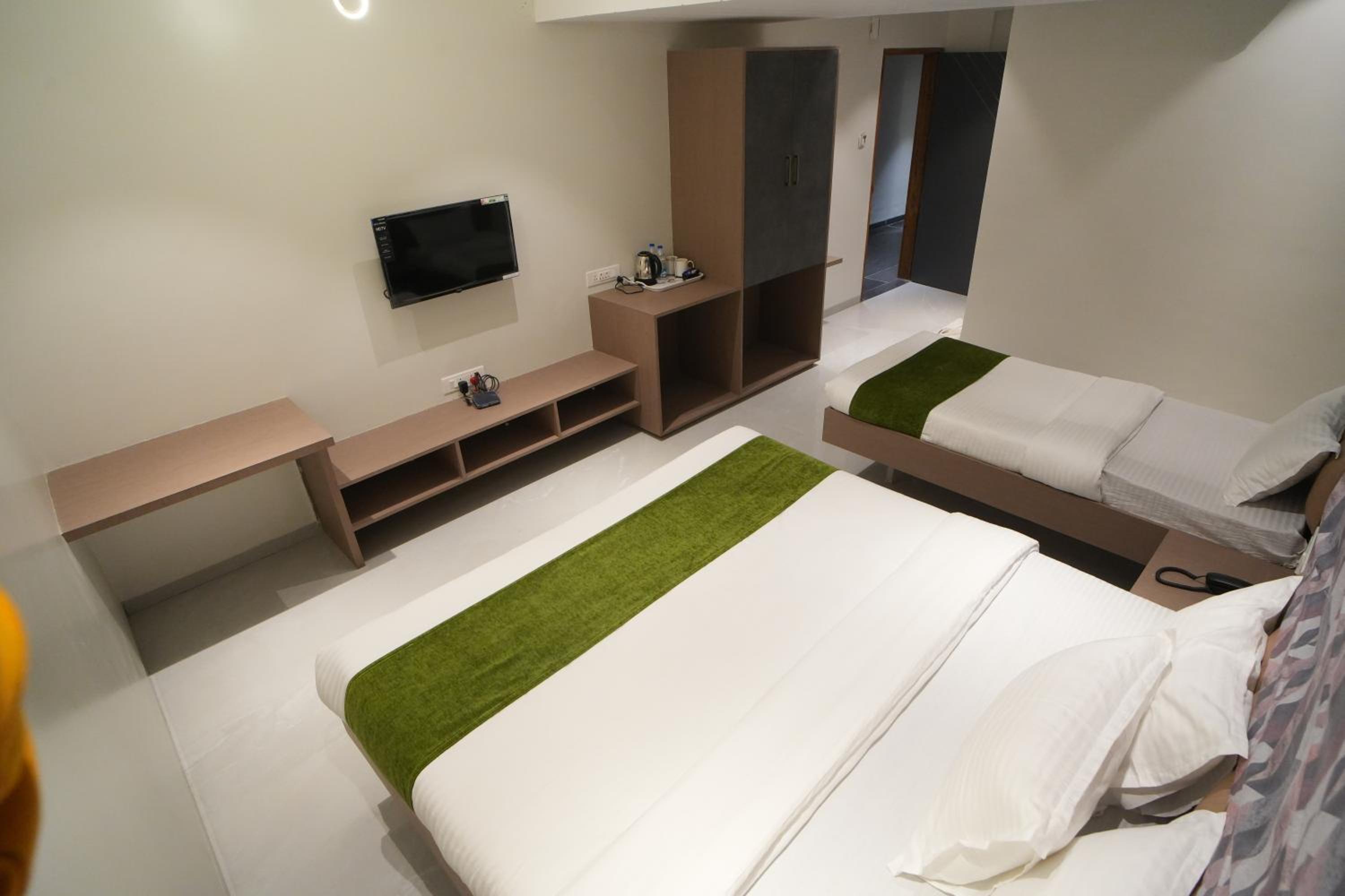 Family Room - Photo 9