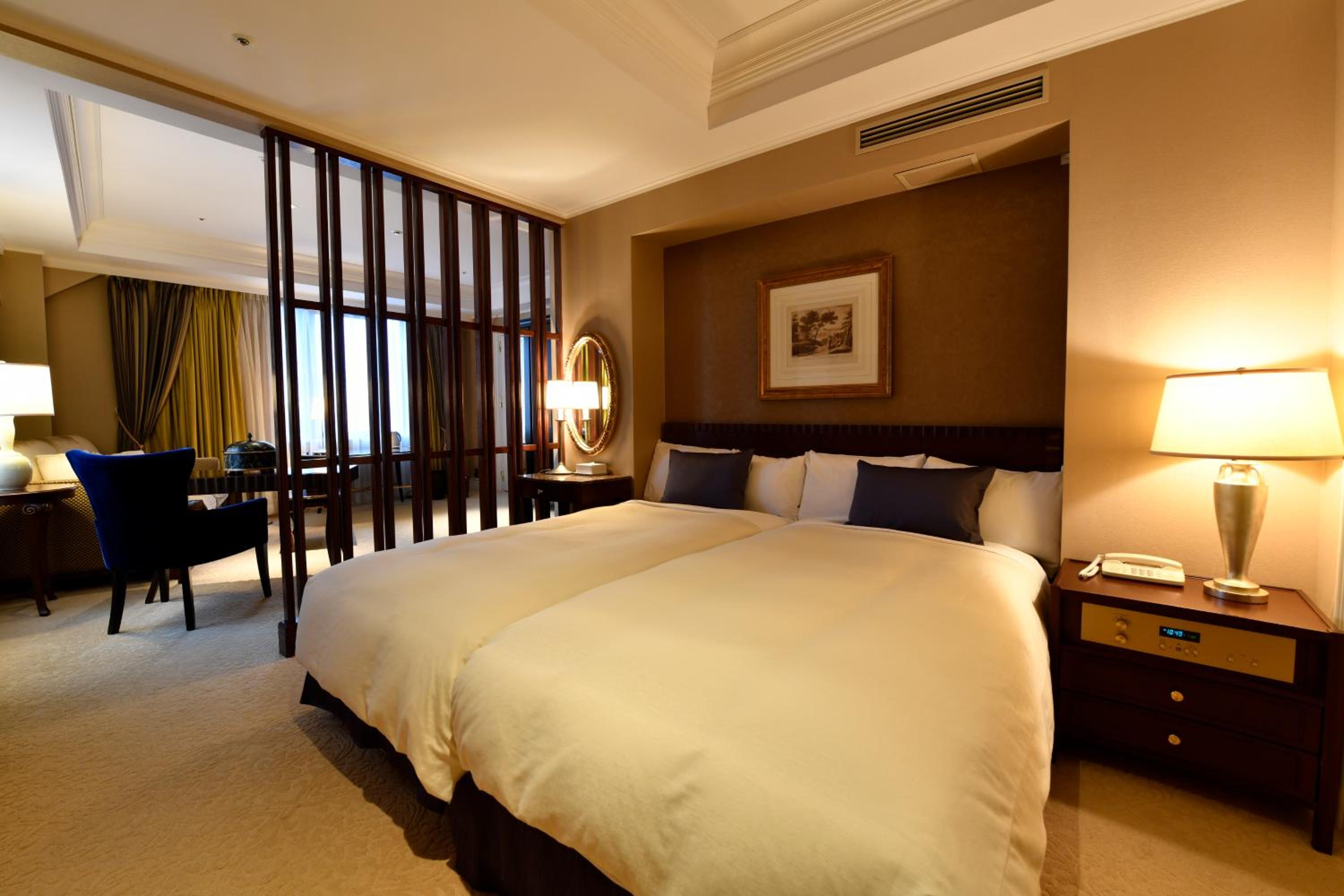 Check in after 3PM - Grand Suite Twin Room - Main Building - Non-Smoking - Photo 1