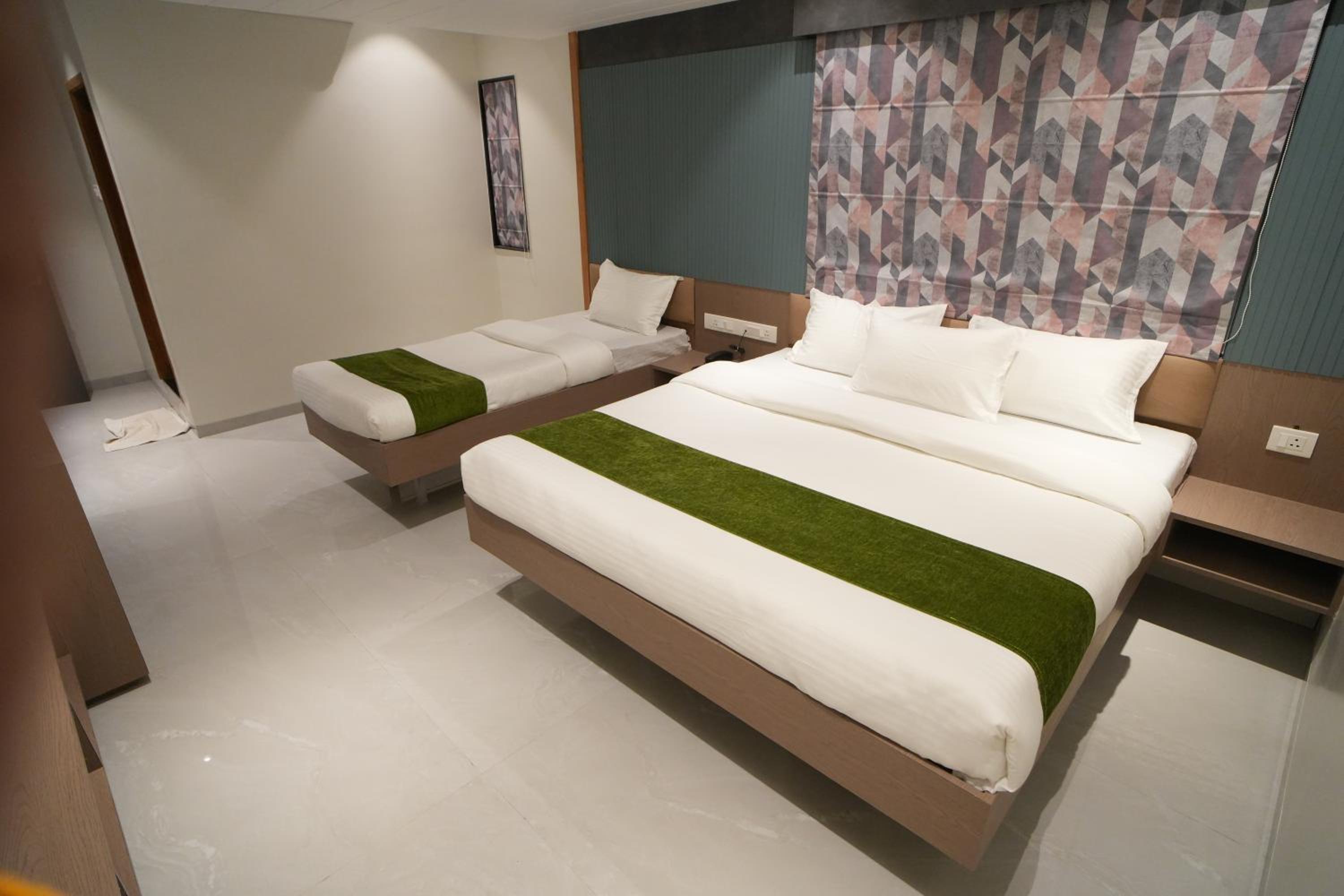 Family Room - Photo 4