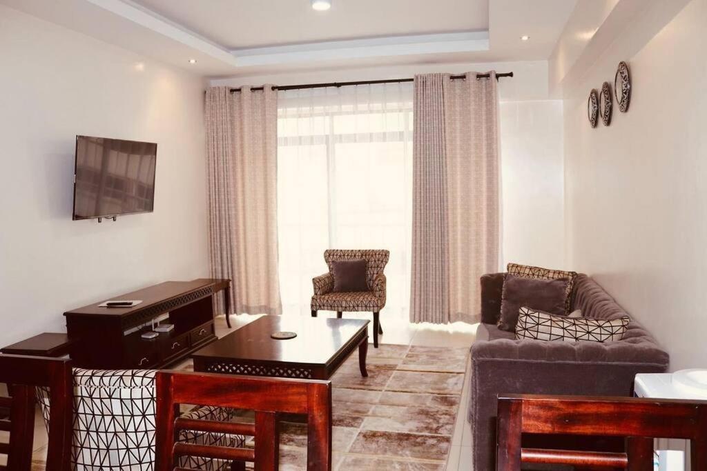 One-Bedroom Apartment - Photo 2