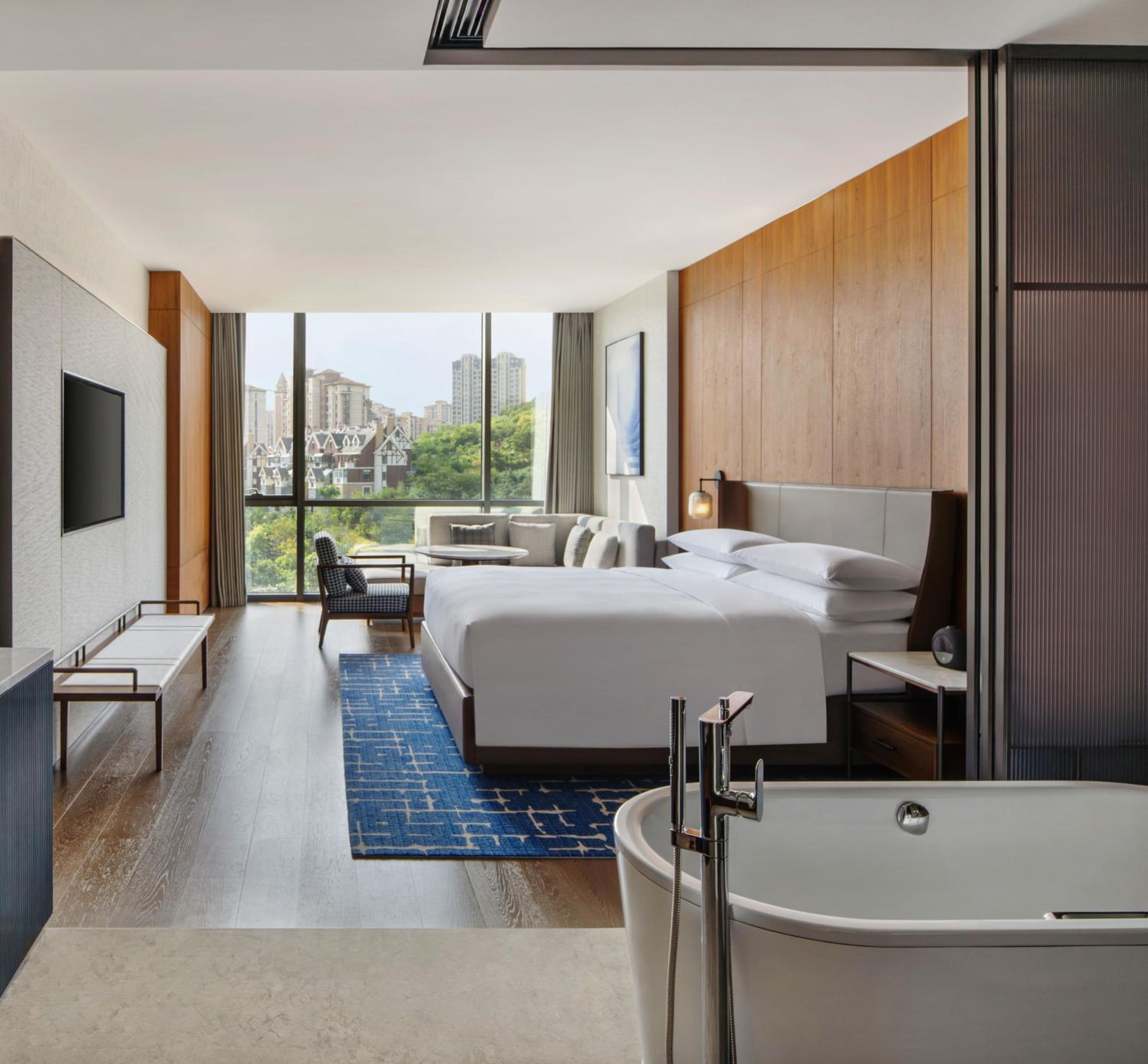 Premium King Room with Garden View photo 3
