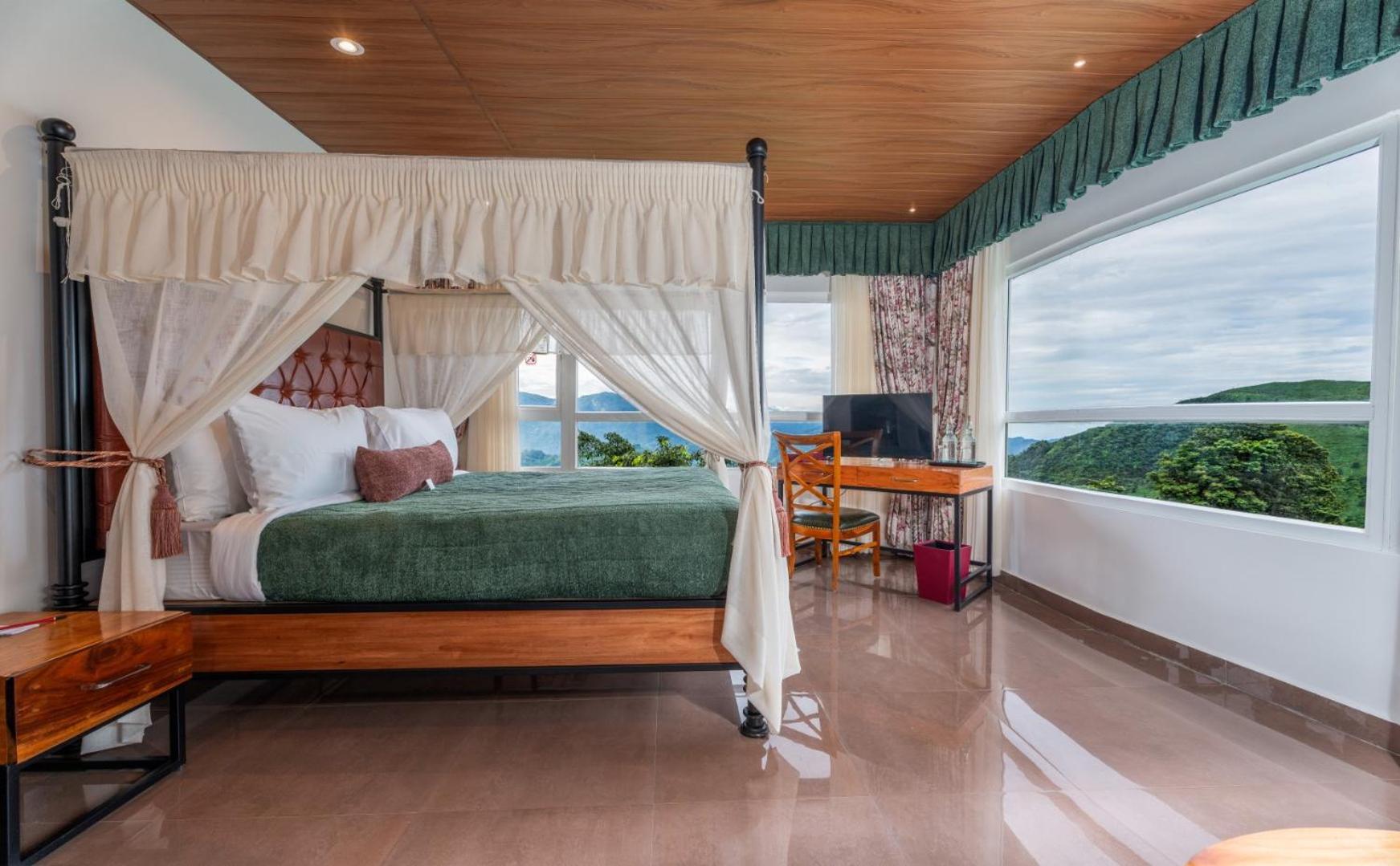 Premium Attic Room with Mountain View photo 3