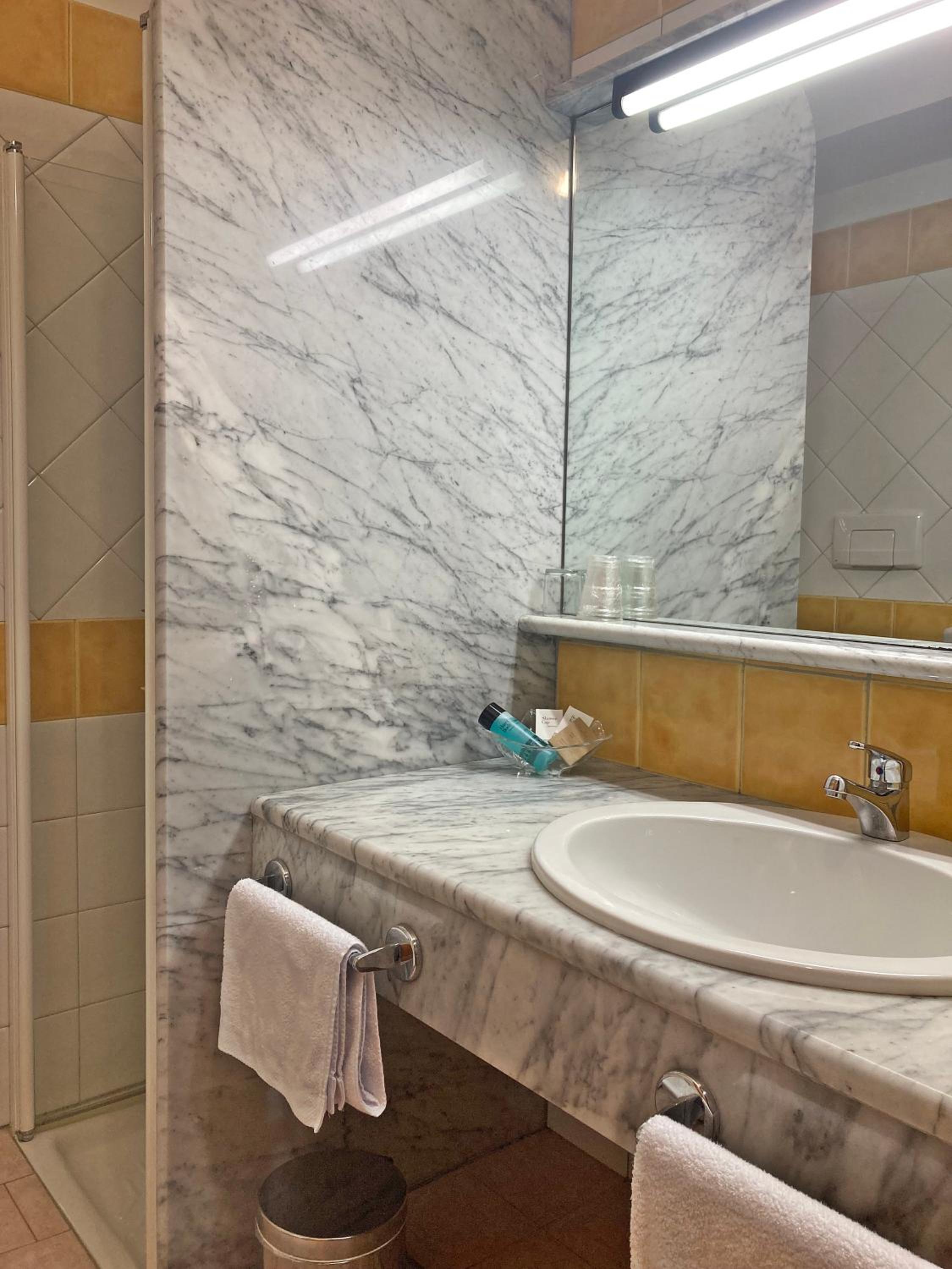 Double or Twin Room photo 2