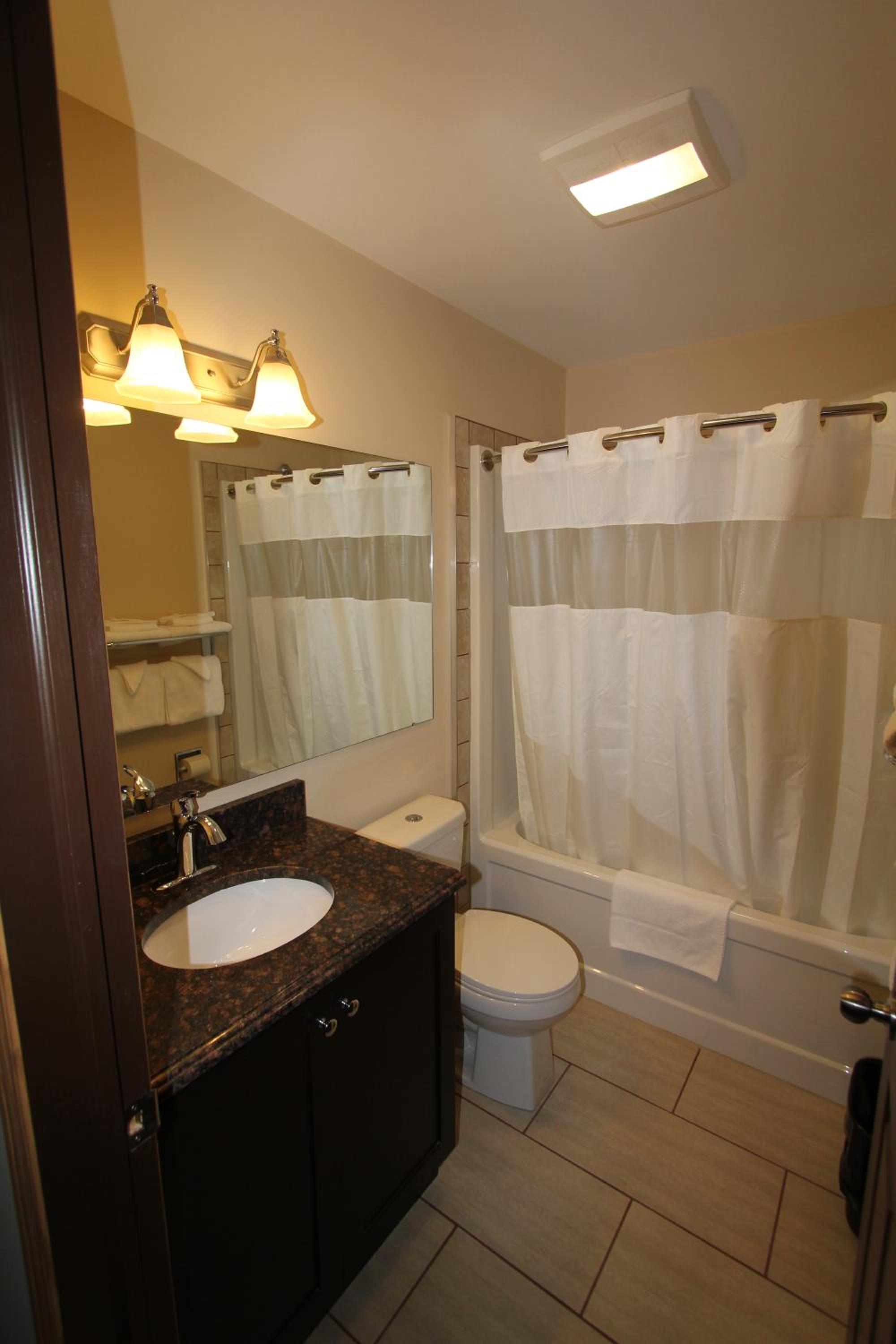 Queen Room photo 3