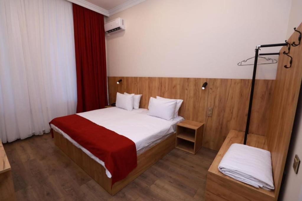 Deluxe Double Or Twin Room With City View photo 3